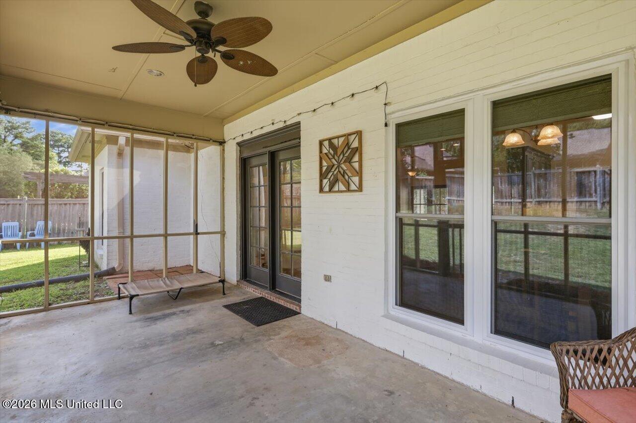 154 Seville Way Property Photo 10