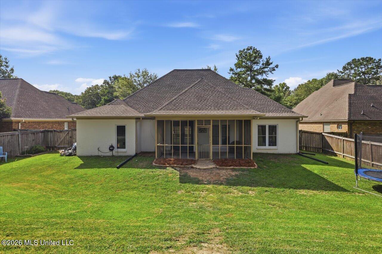 154 Seville Way Property Photo 29