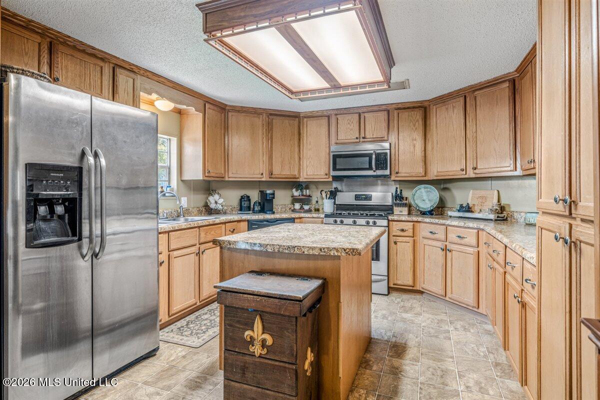 452 Hudson Road Property Photo 9