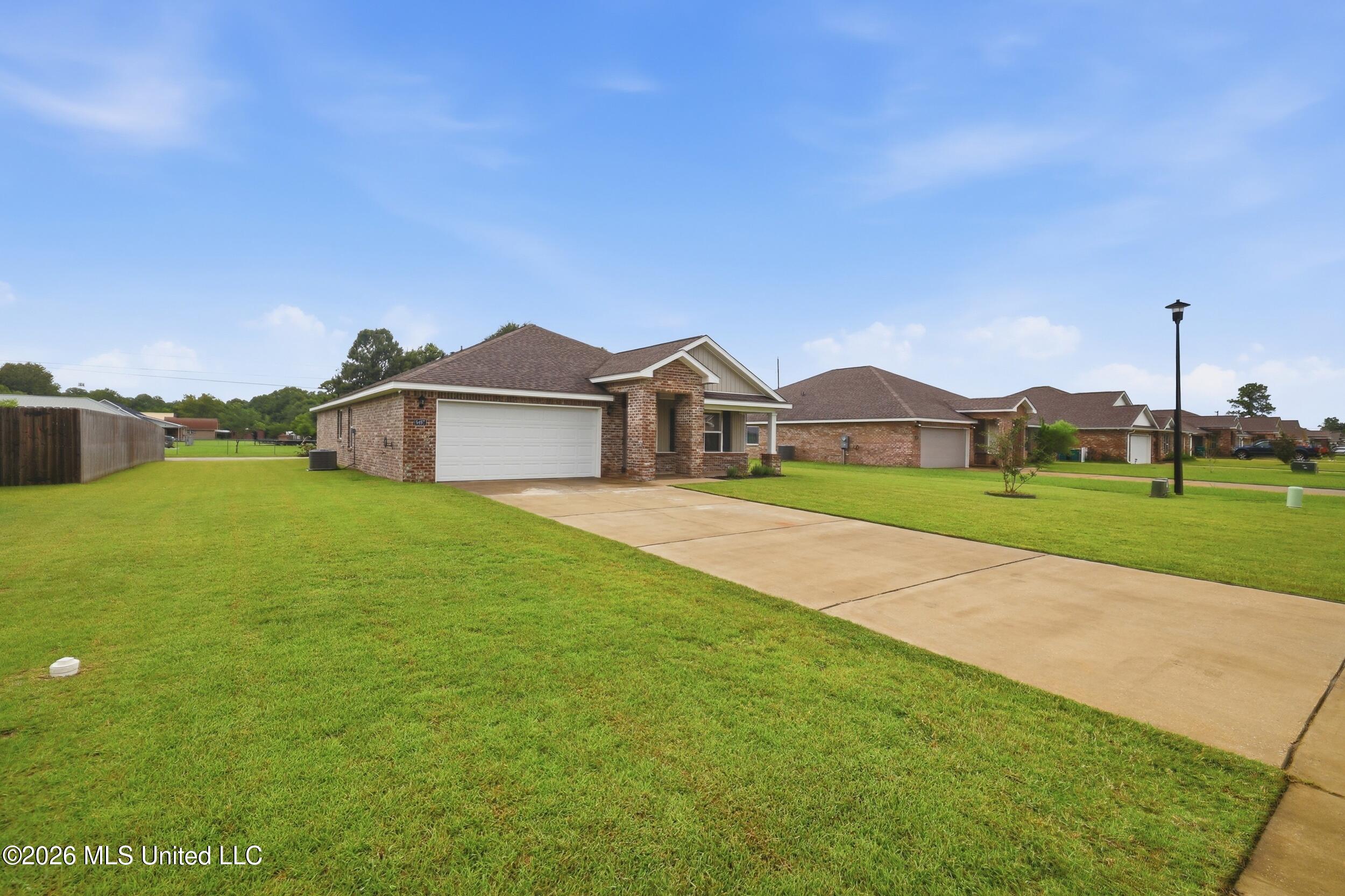 9467 Emersyn Lane Property Photo 4
