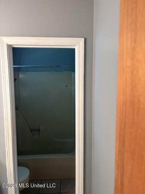 1220 W 2nd Street Property Photo 8