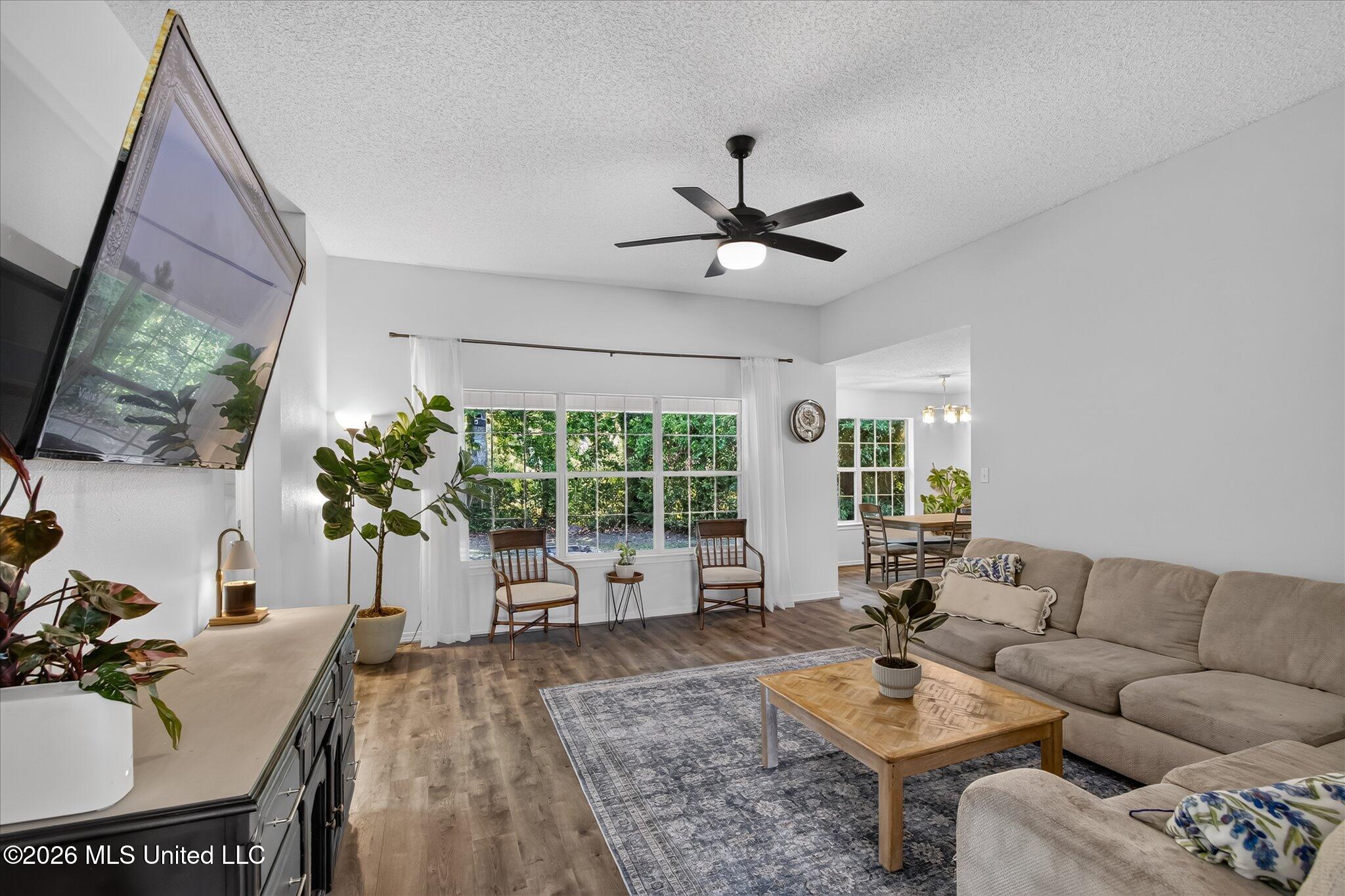 15077 Clear Springs Drive Property Photo 7