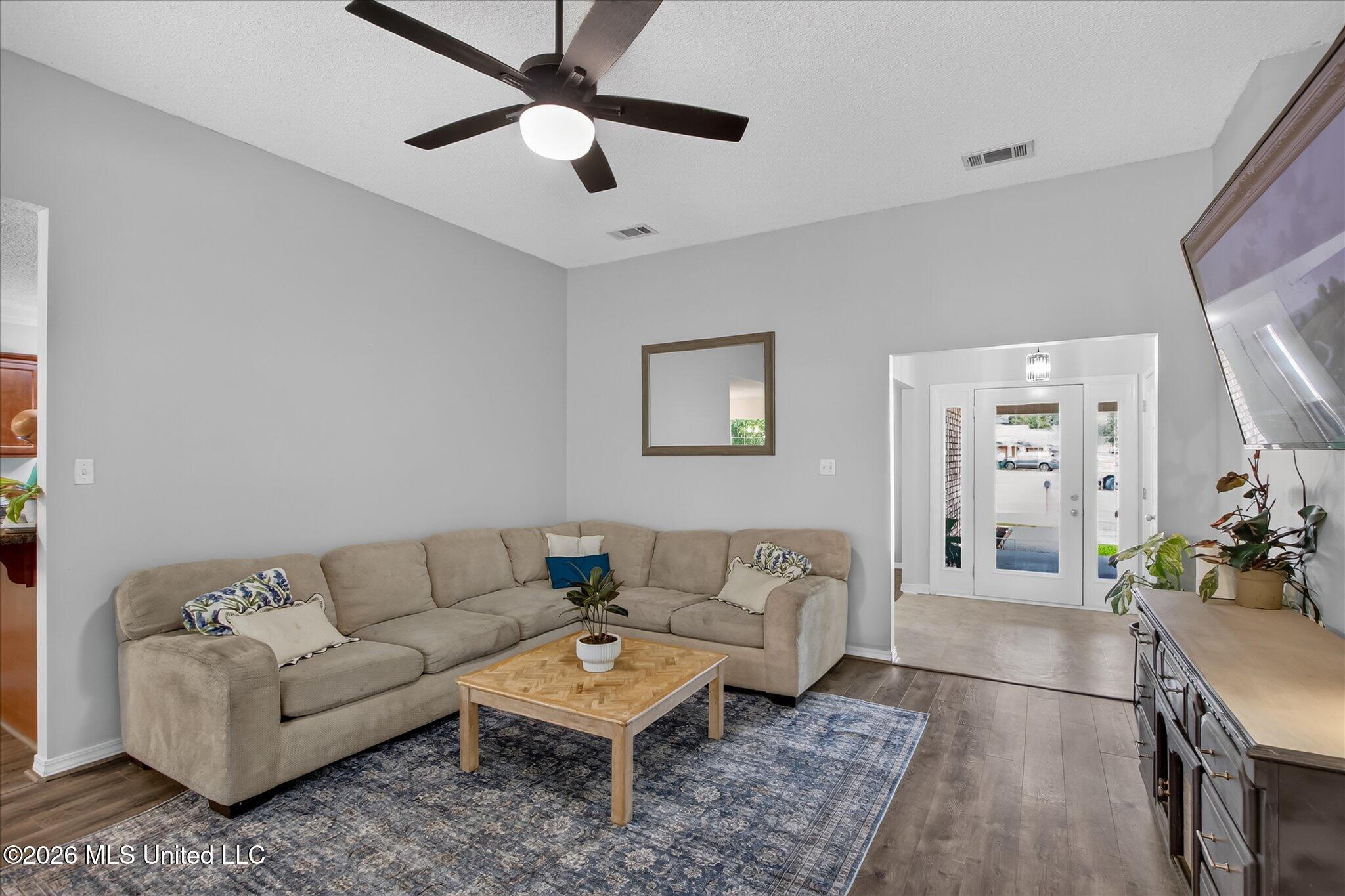 15077 Clear Springs Drive Property Photo 8
