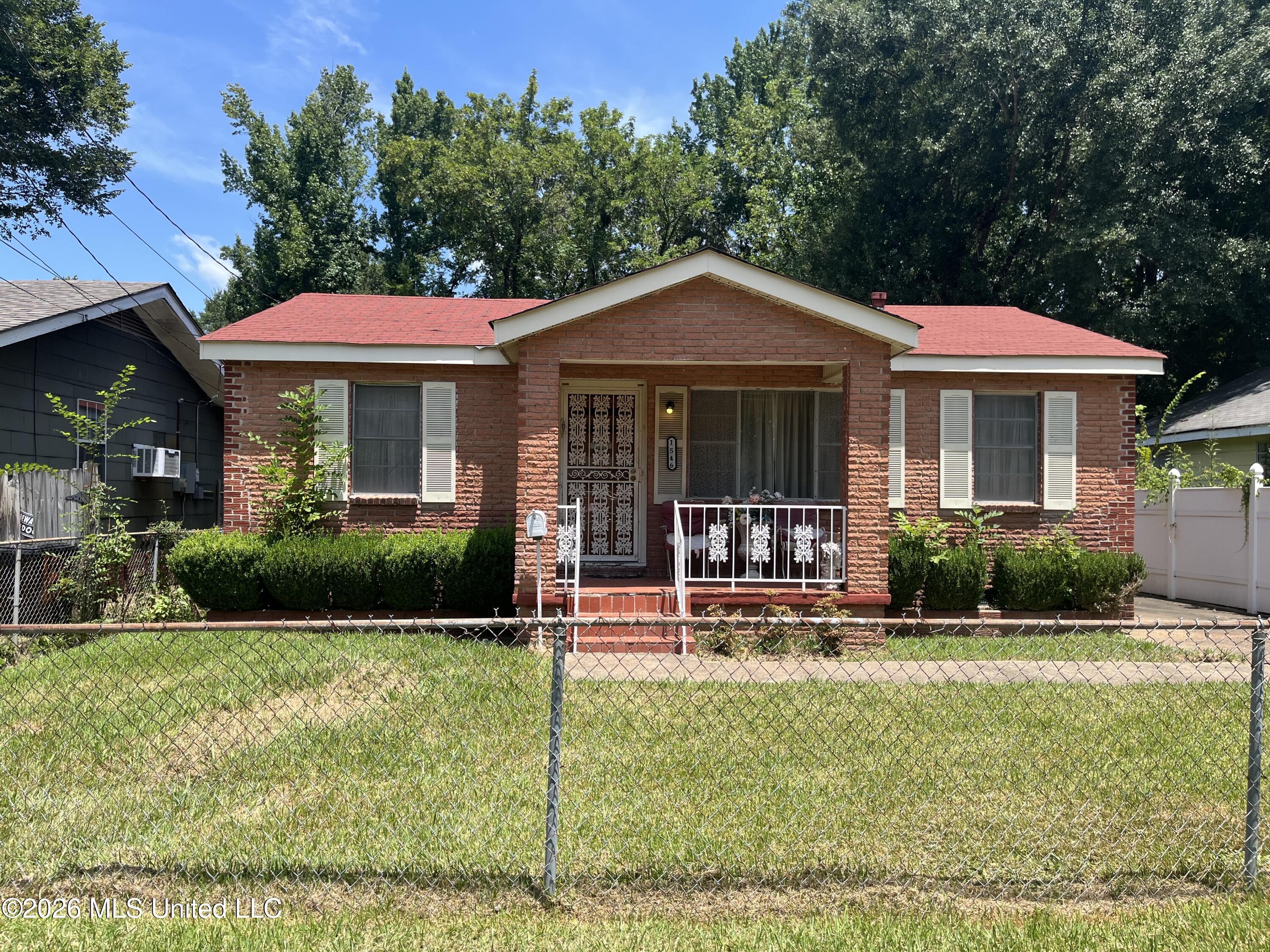 1546 Weeks Street Property Photo 3