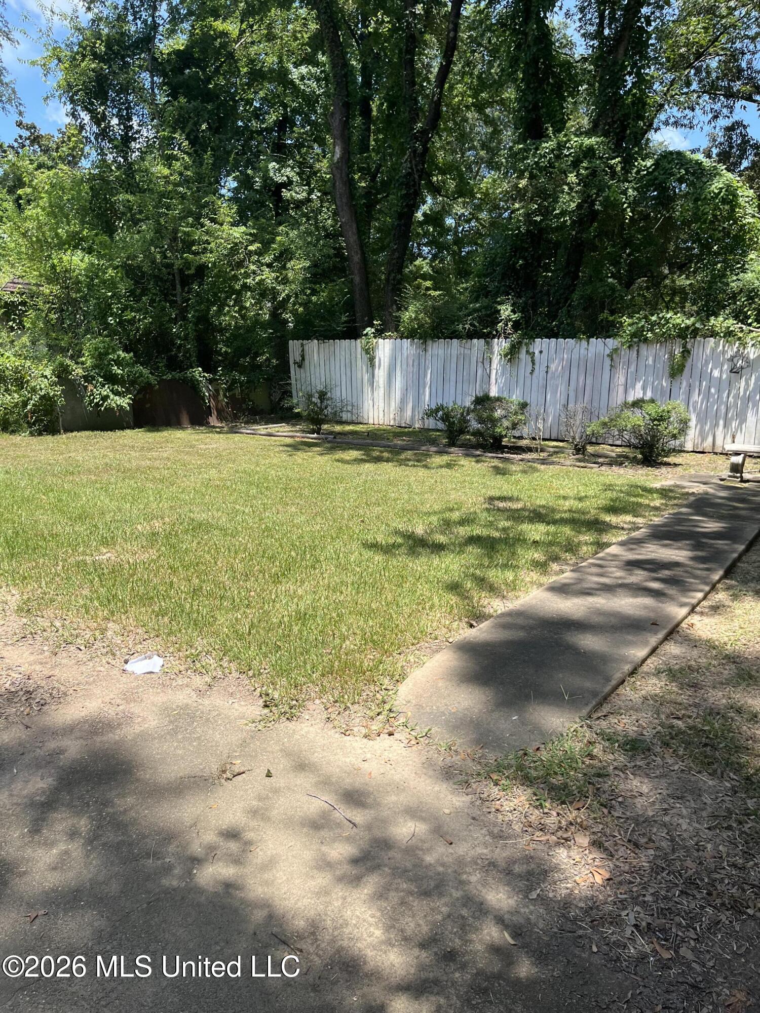 1546 Weeks Street Property Photo 6