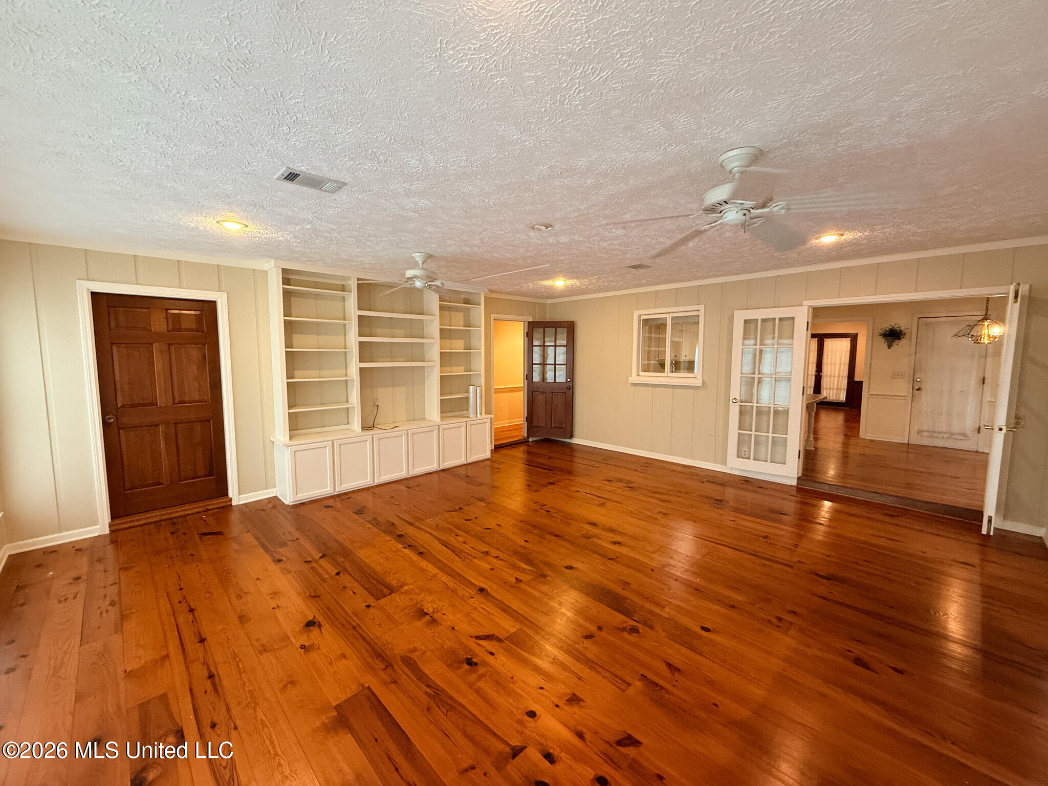 100 Coachmans Road Property Photo 4