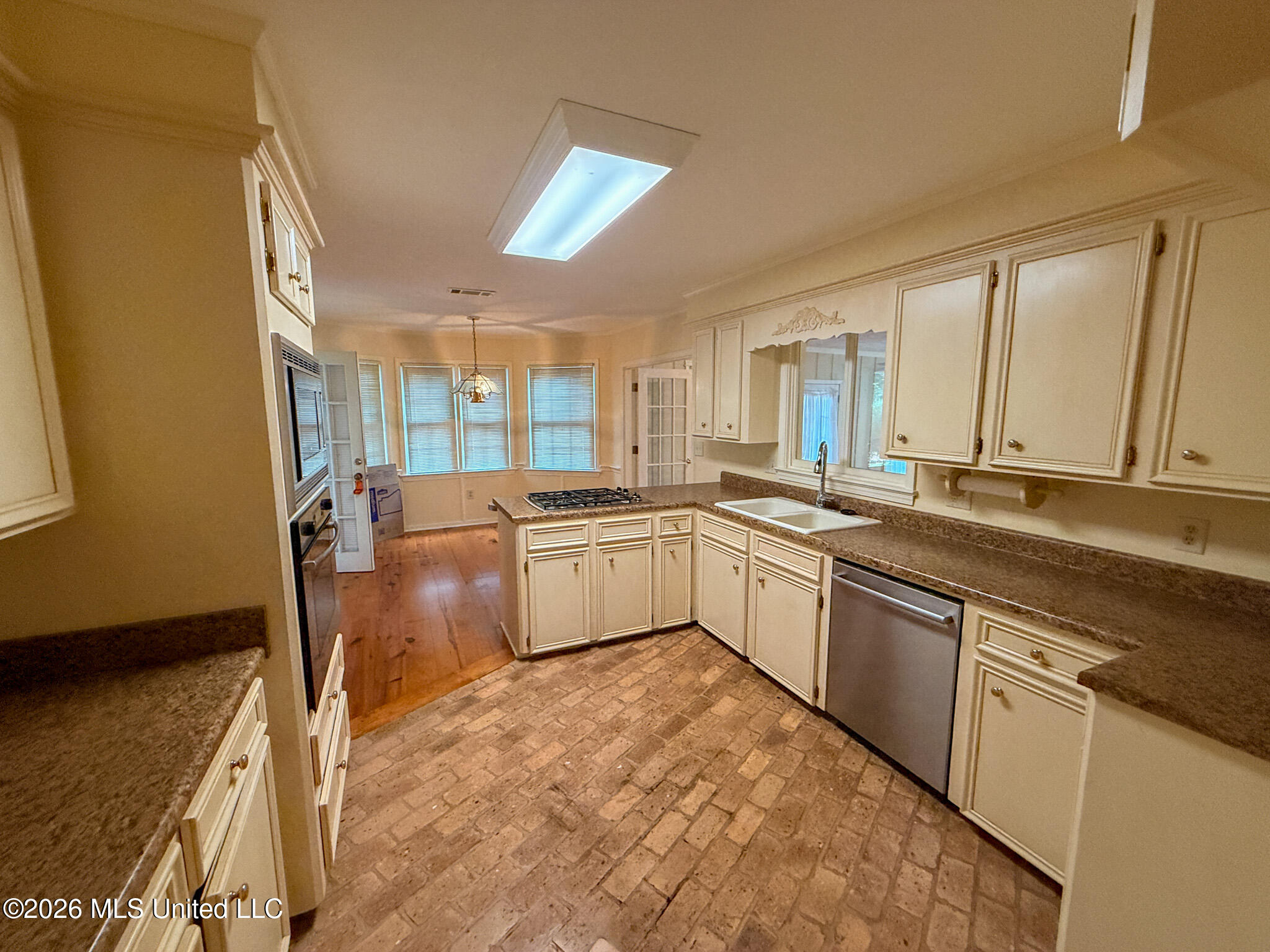 100 Coachmans Road Property Photo 7