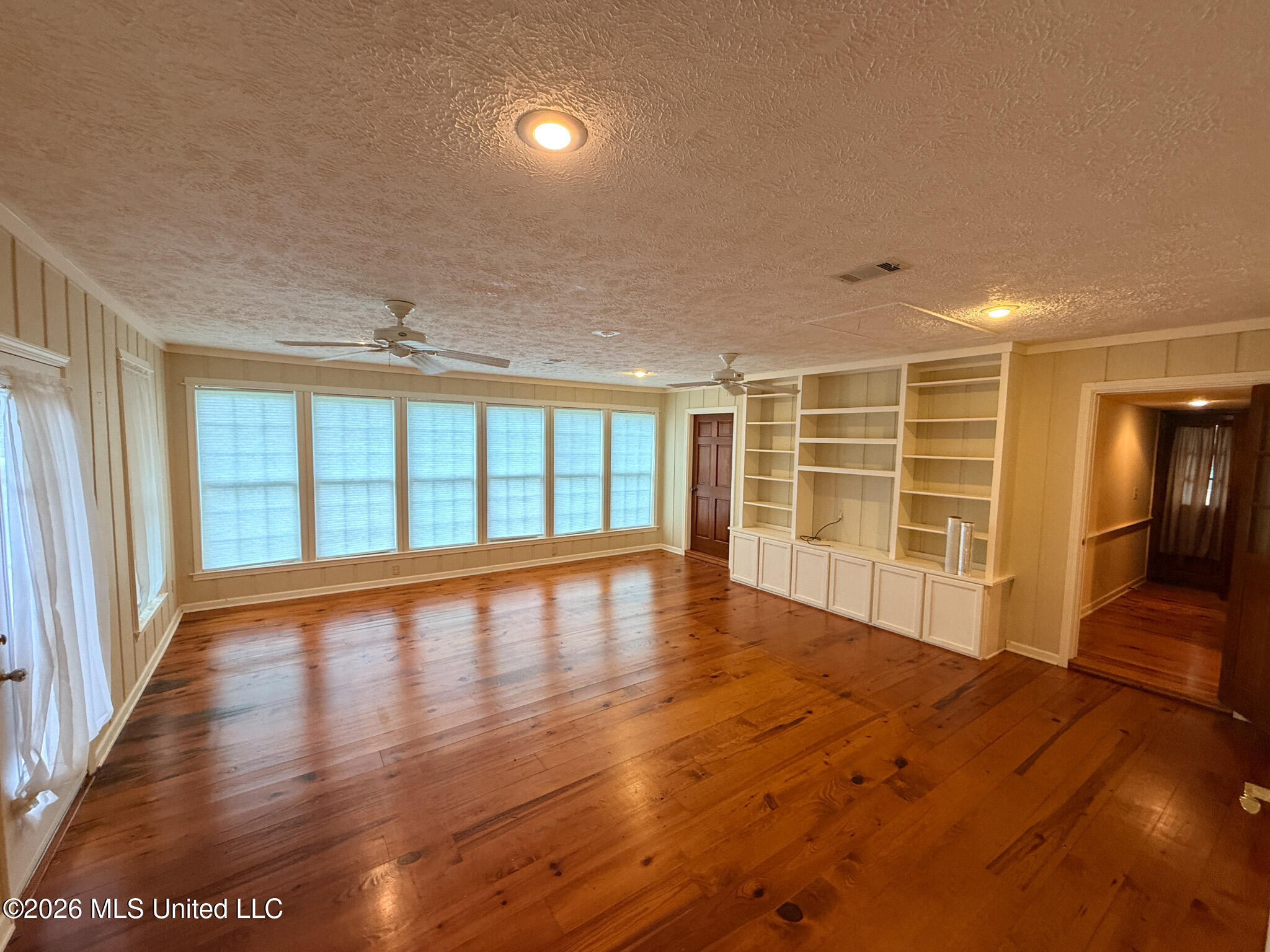 100 Coachmans Road Property Photo 8