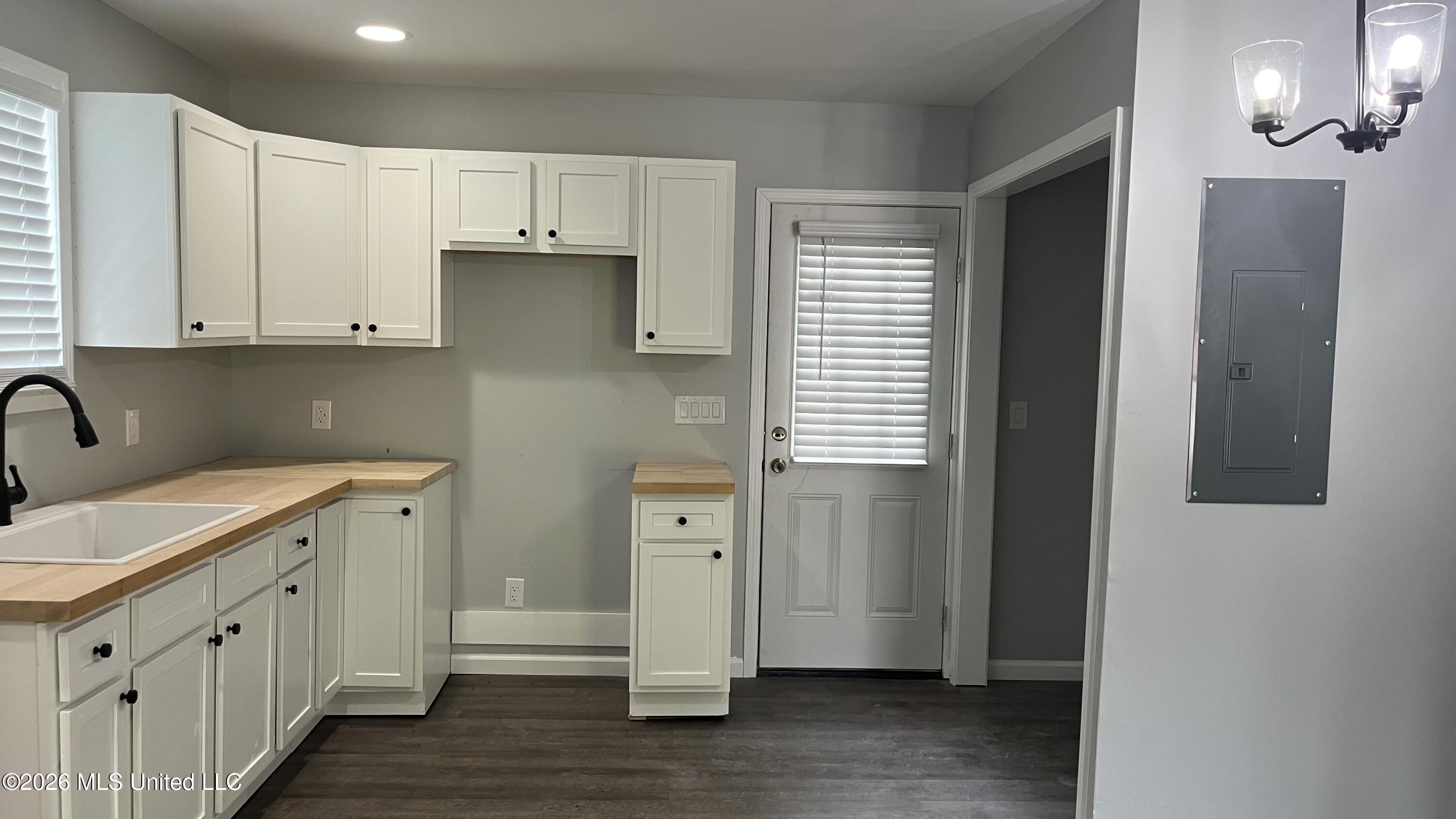 522 W Percy Street Property Photo 3