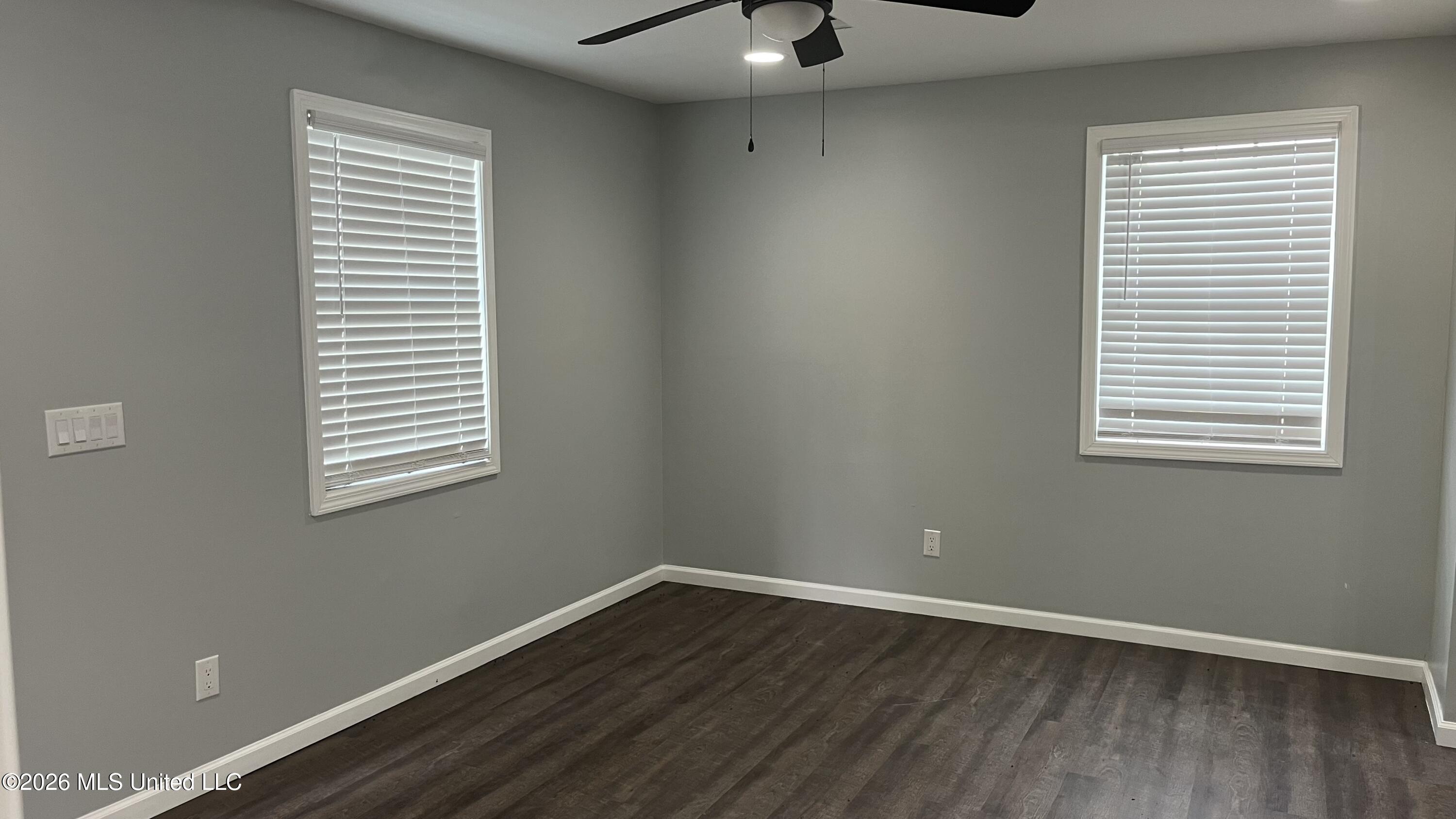 522 W Percy Street Property Photo 4