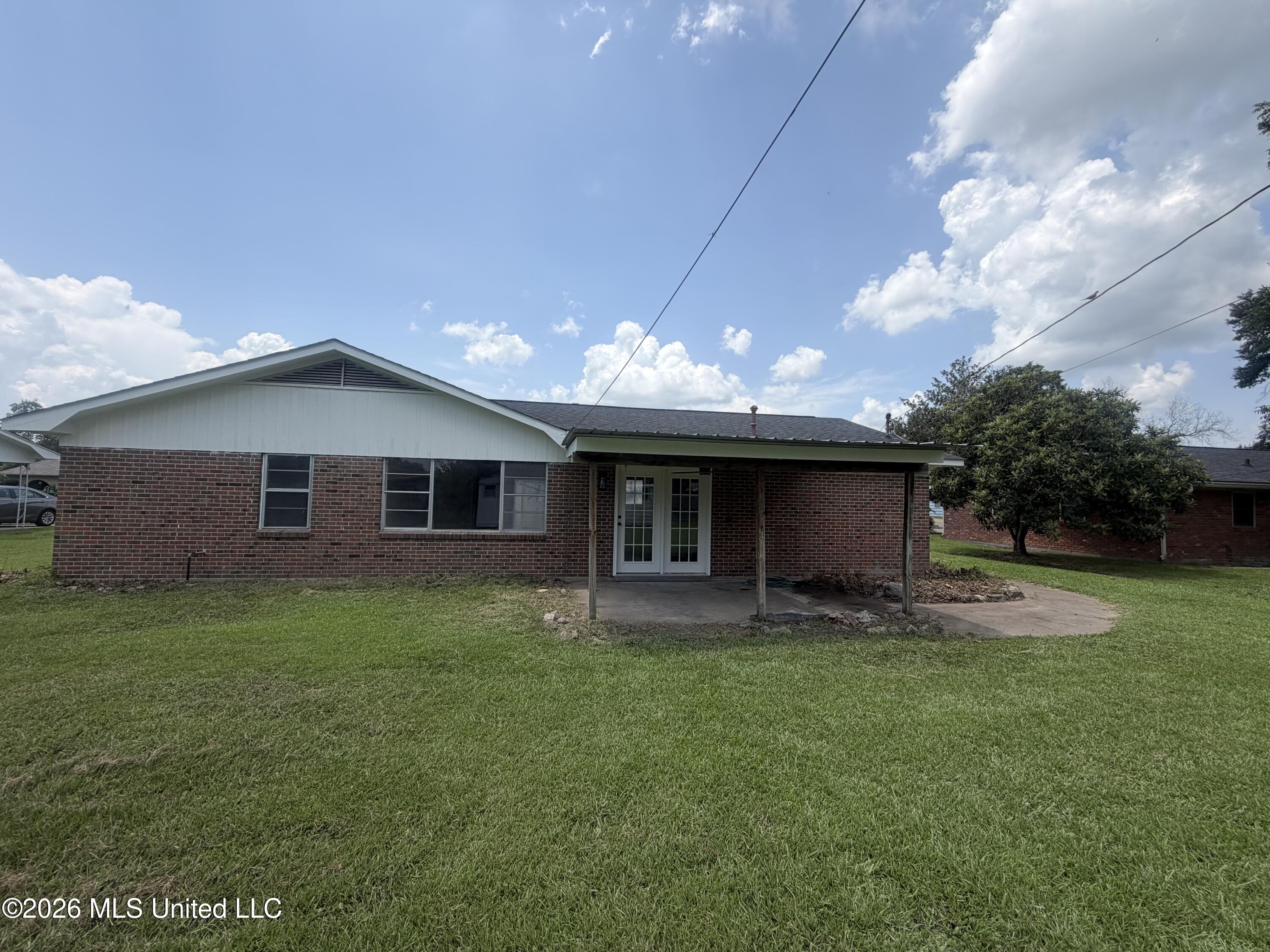 1107 Pear Street Property Photo 3
