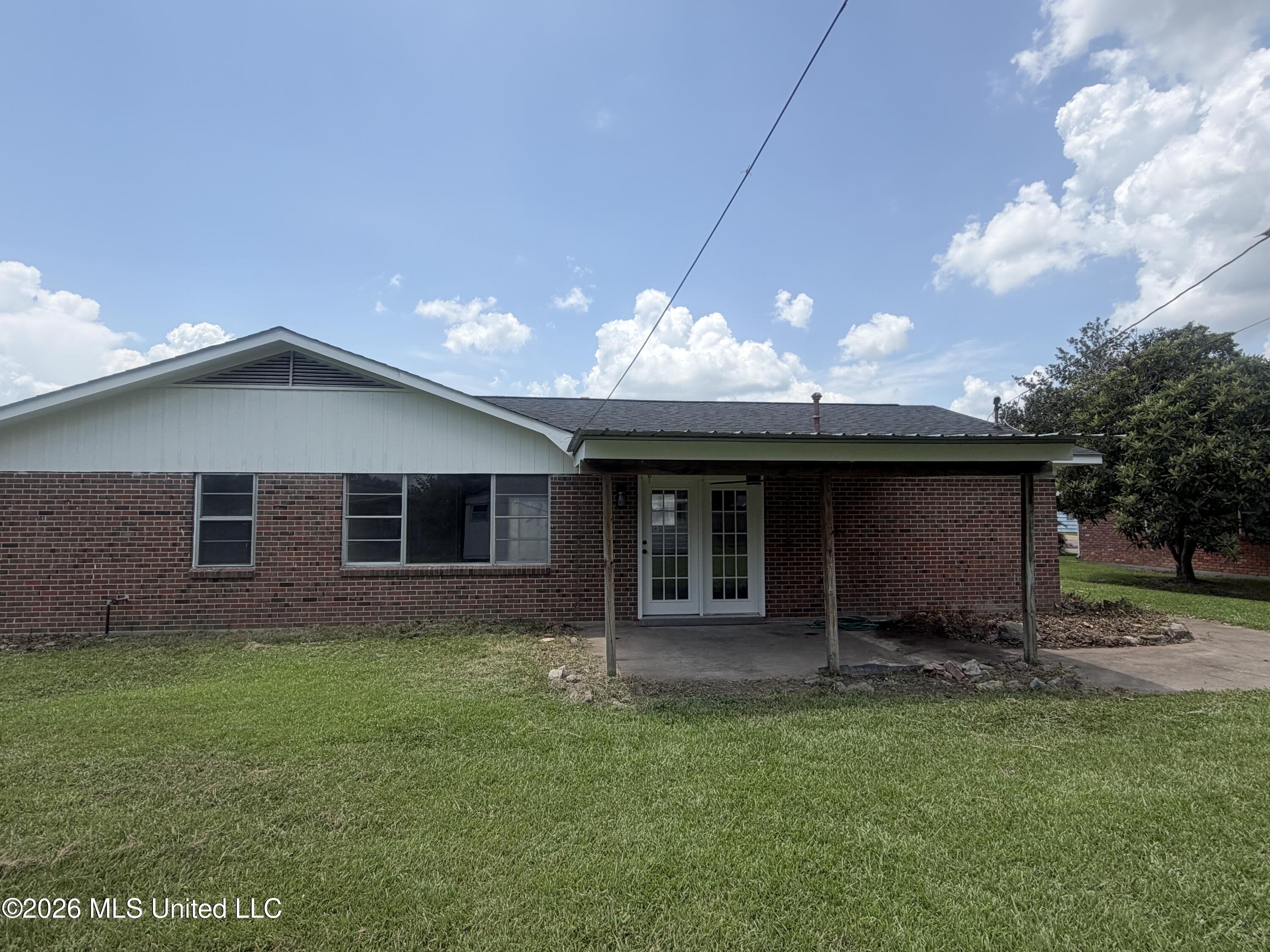1107 Pear Street Property Photo 4