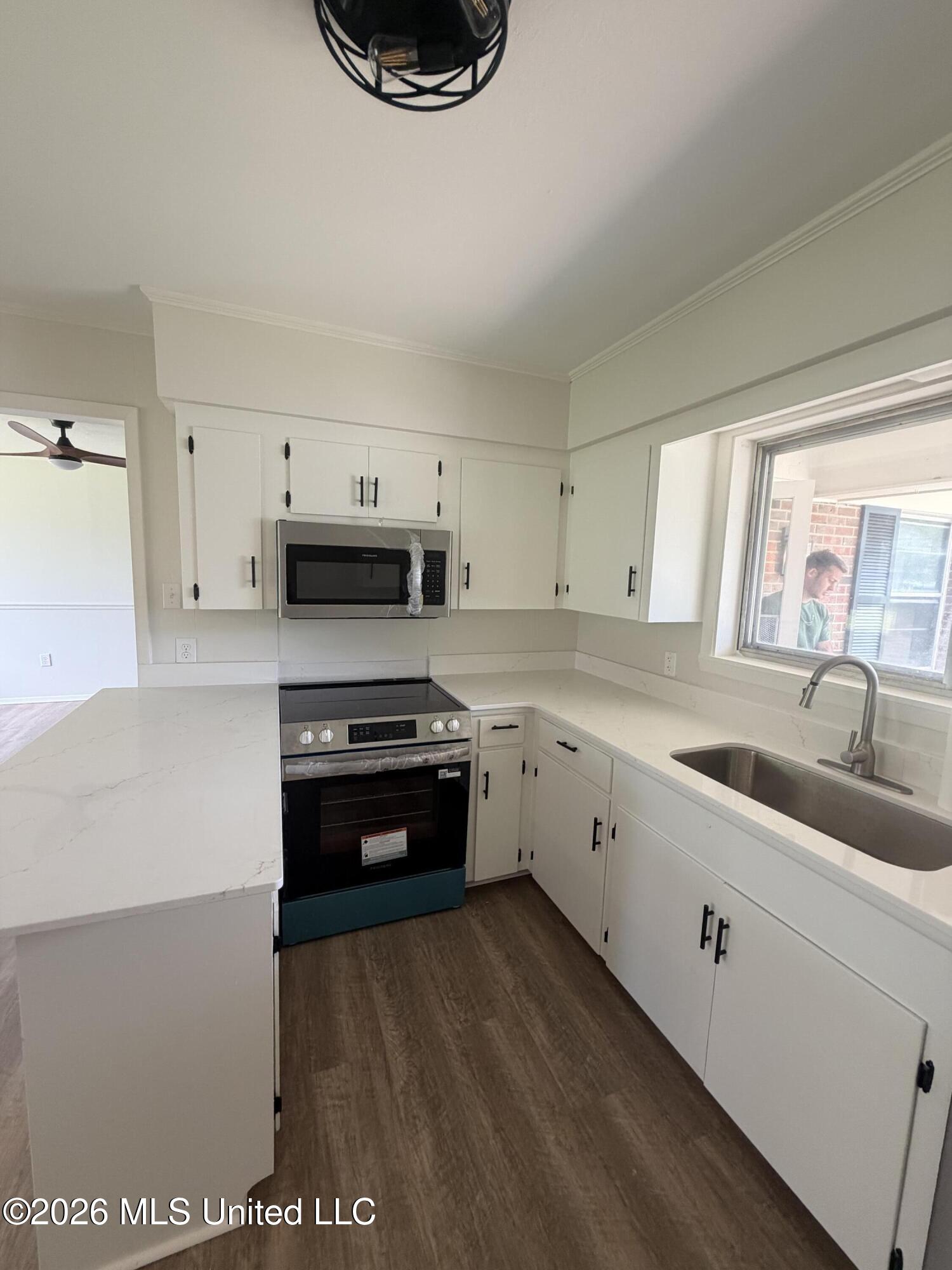 1107 Pear Street Property Photo 5