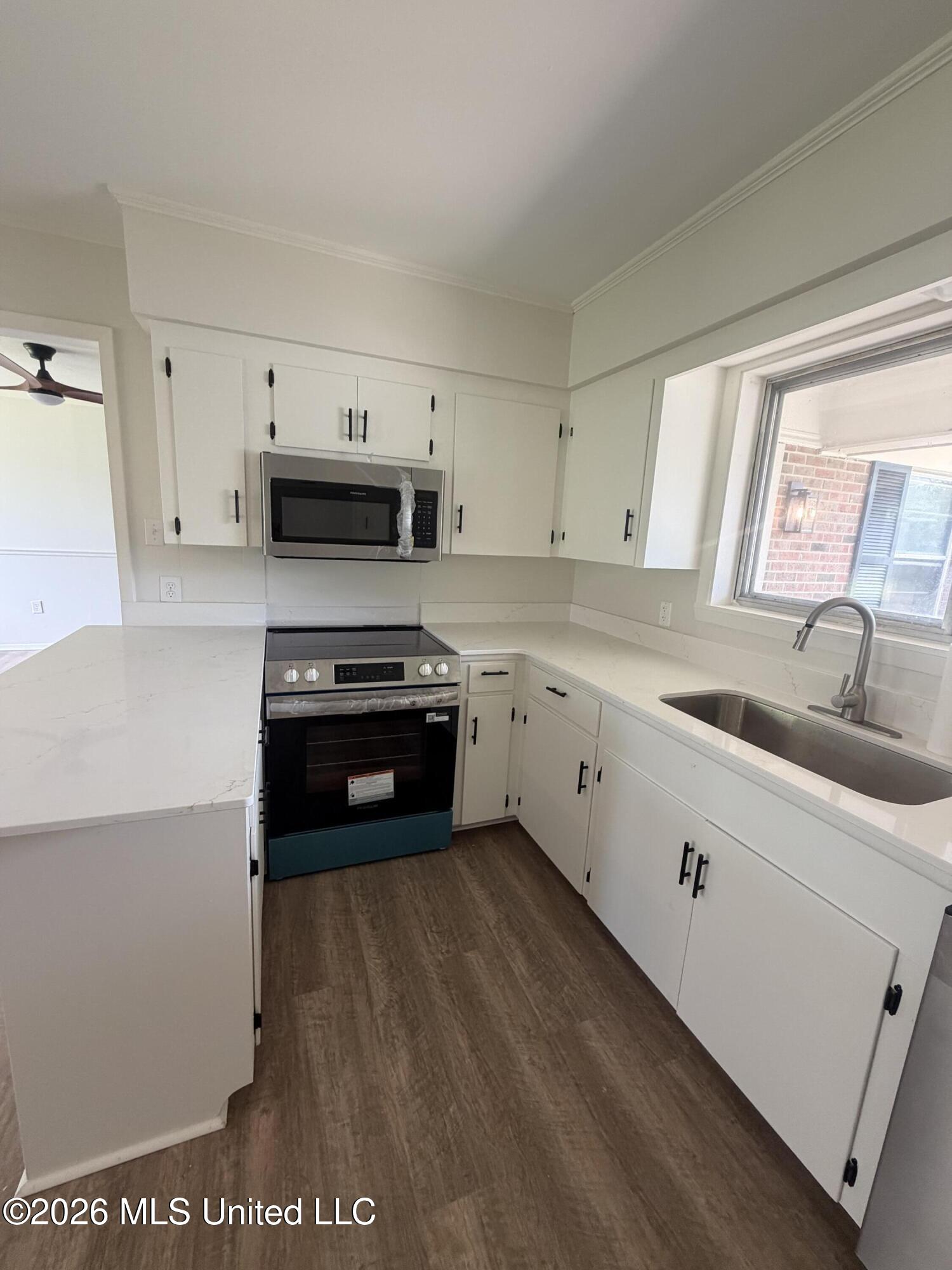 1107 Pear Street Property Photo 6