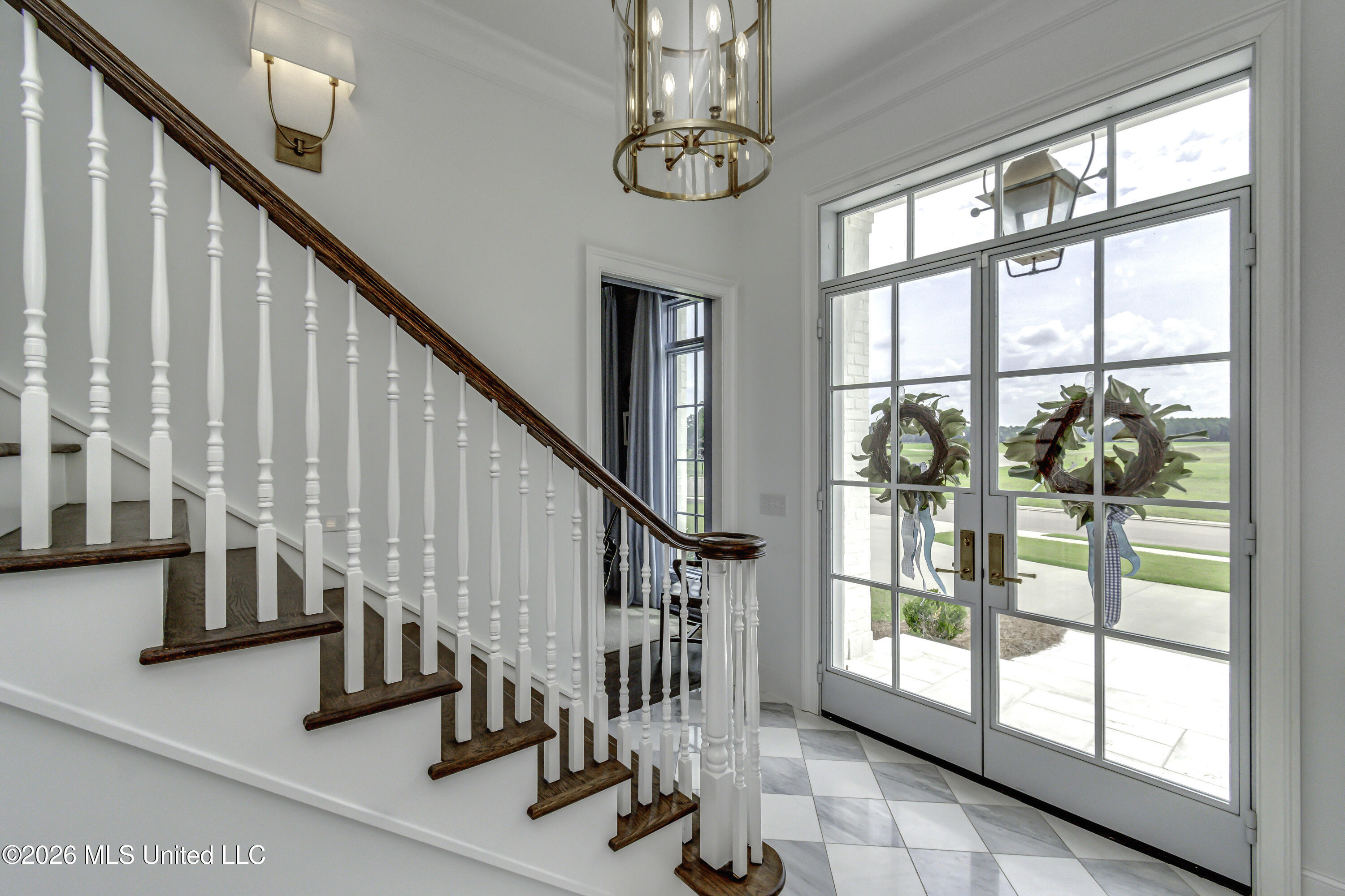 100 Winchester Loop Property Photo 3