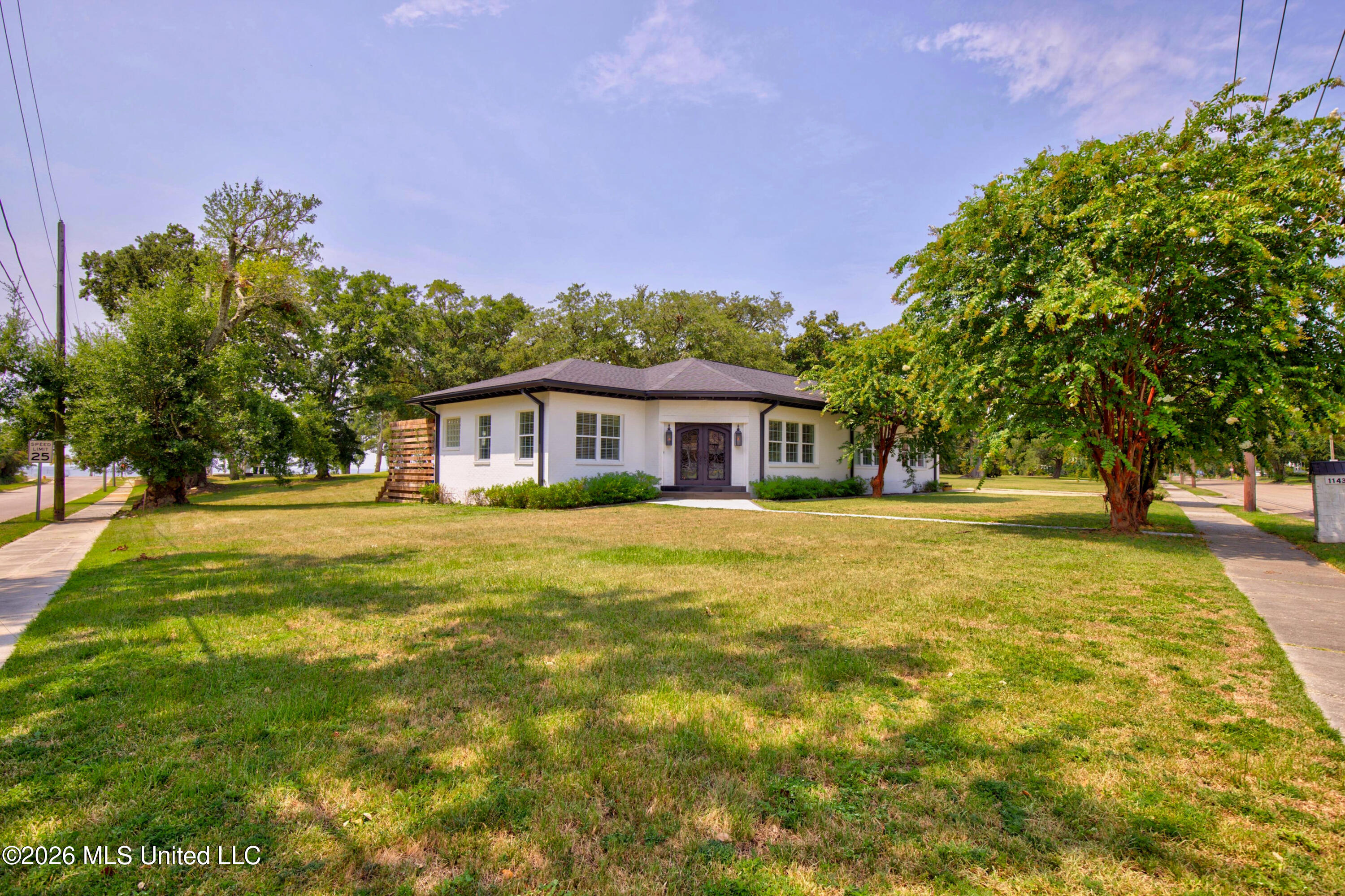 1143 2nd Street Property Photo 1