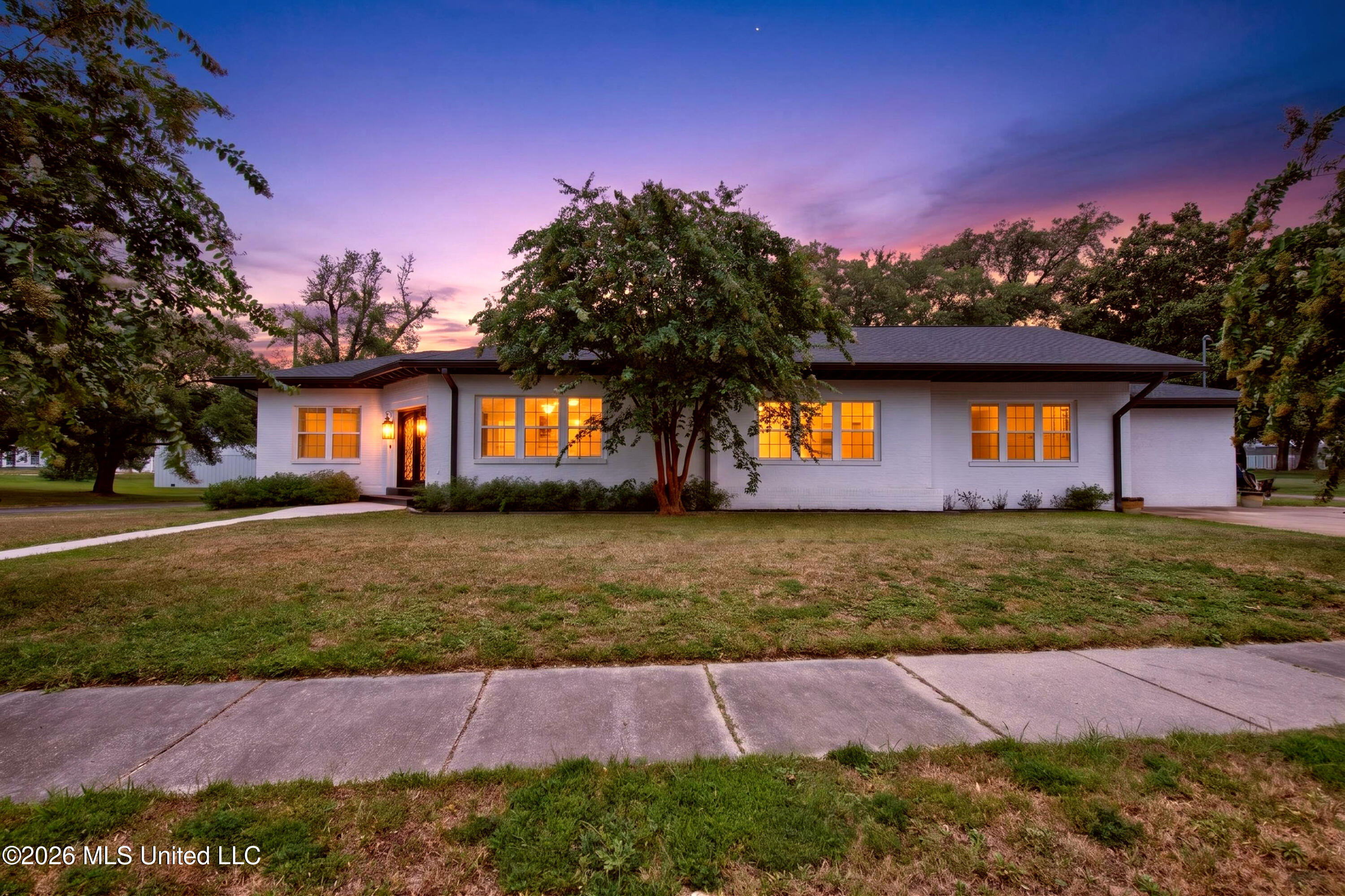 1143 2nd Street Property Photo 4