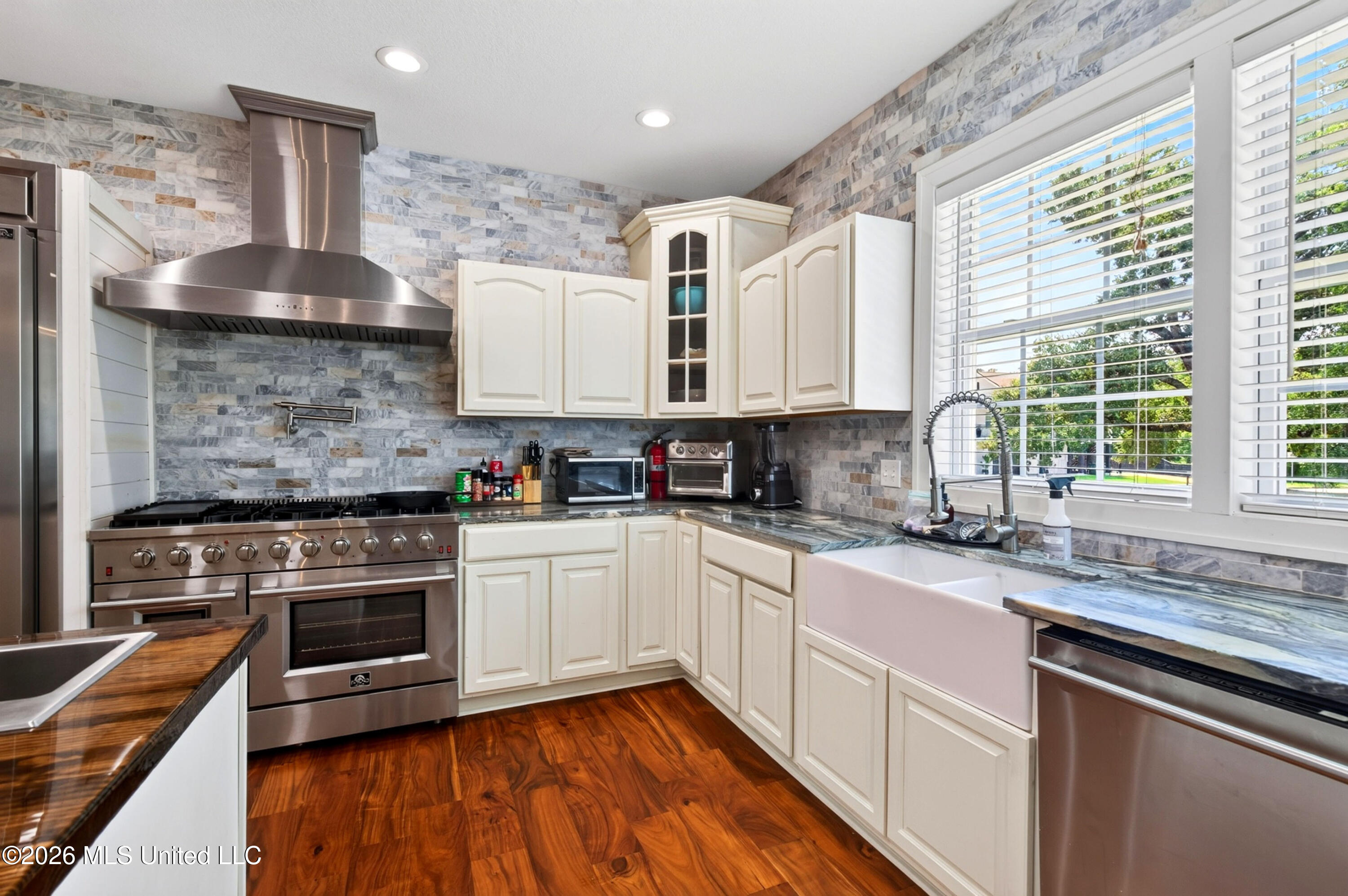 1143 2nd Street Property Photo 6