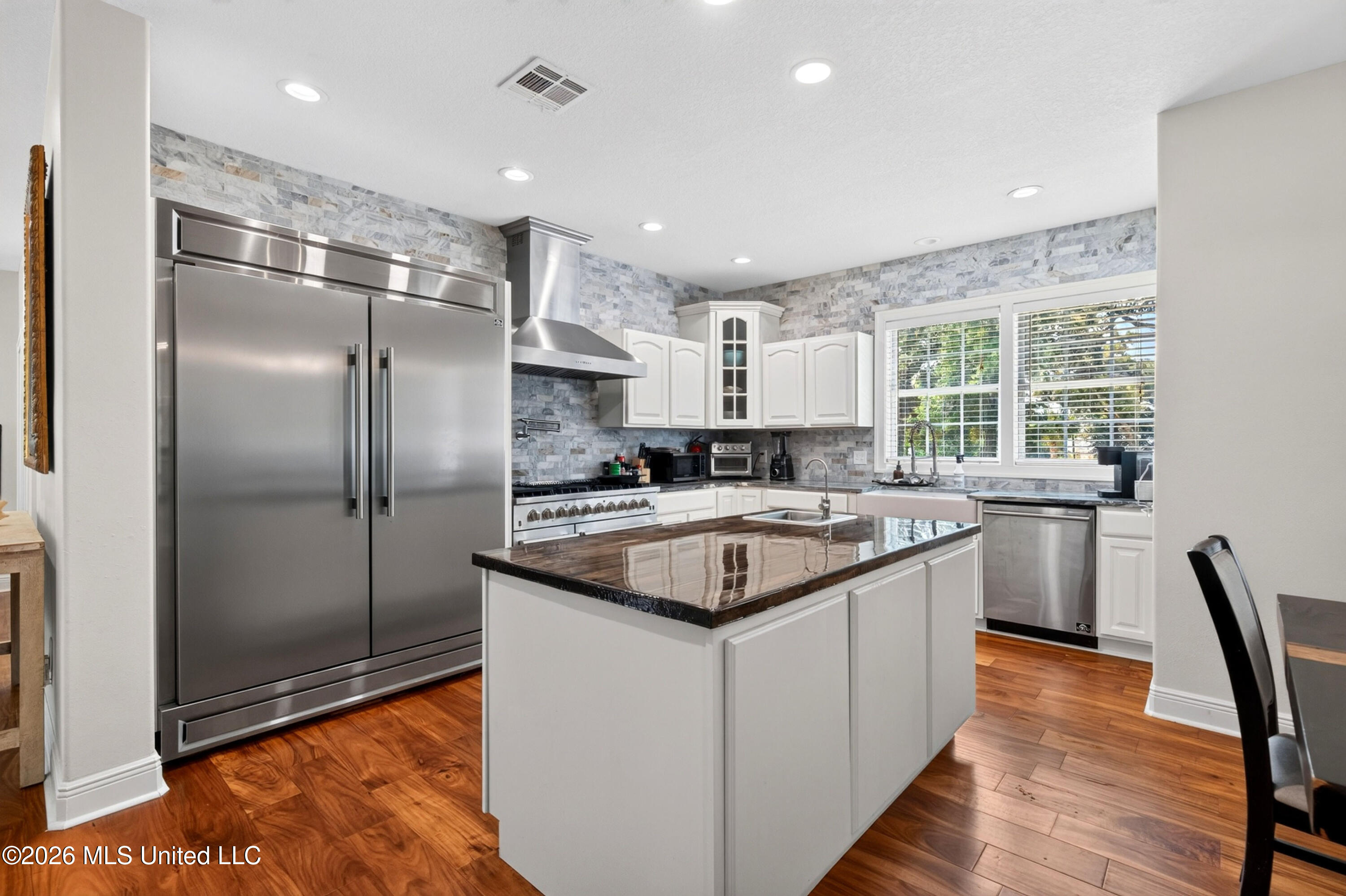 1143 2nd Street Property Photo 7