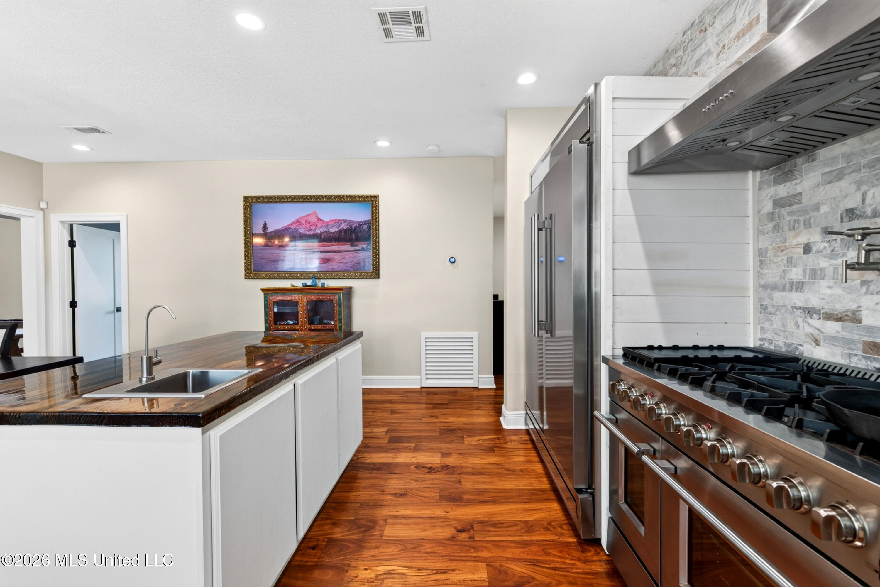 1143 2nd Street Property Photo 8