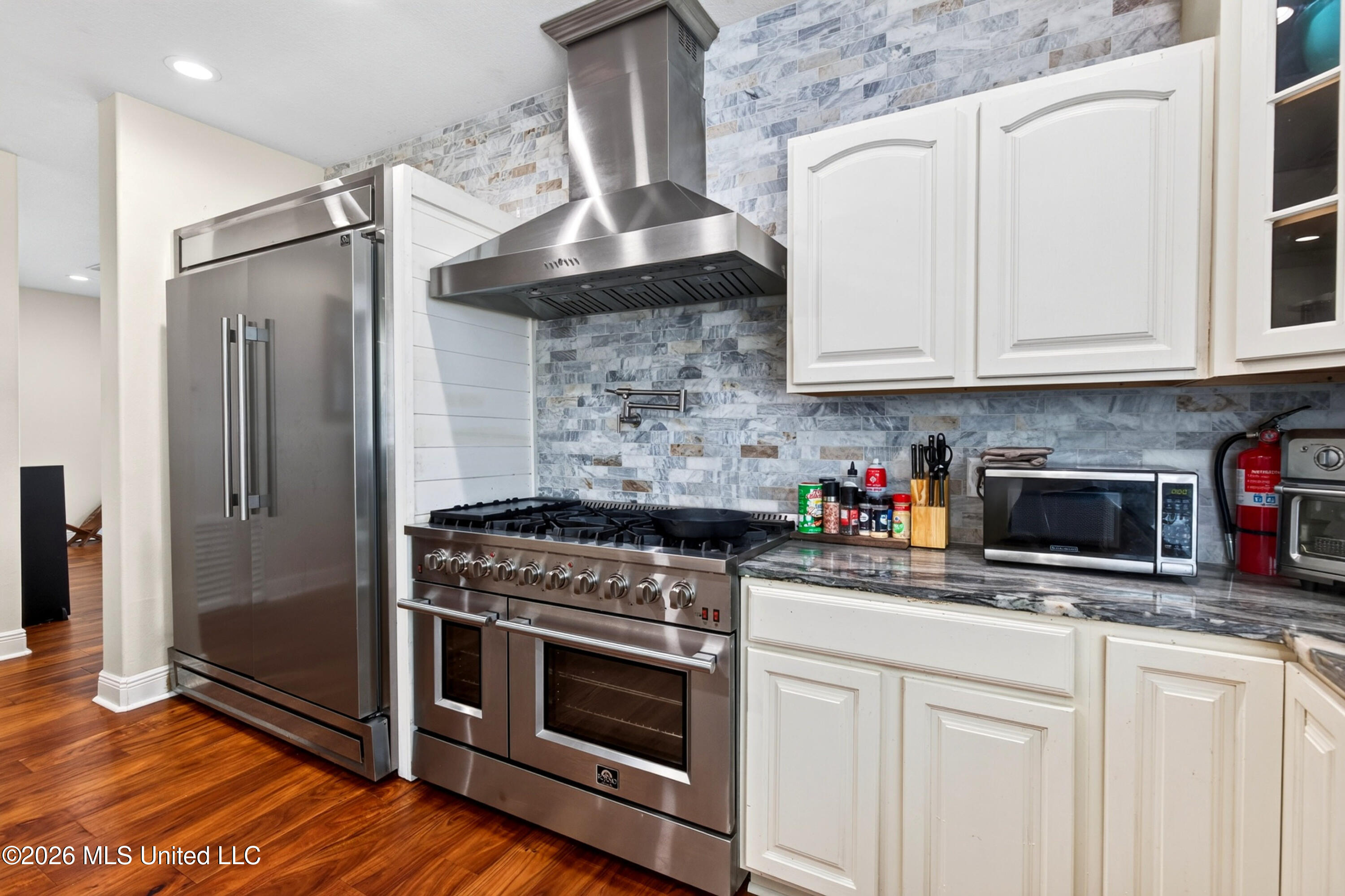 1143 2nd Street Property Photo 9