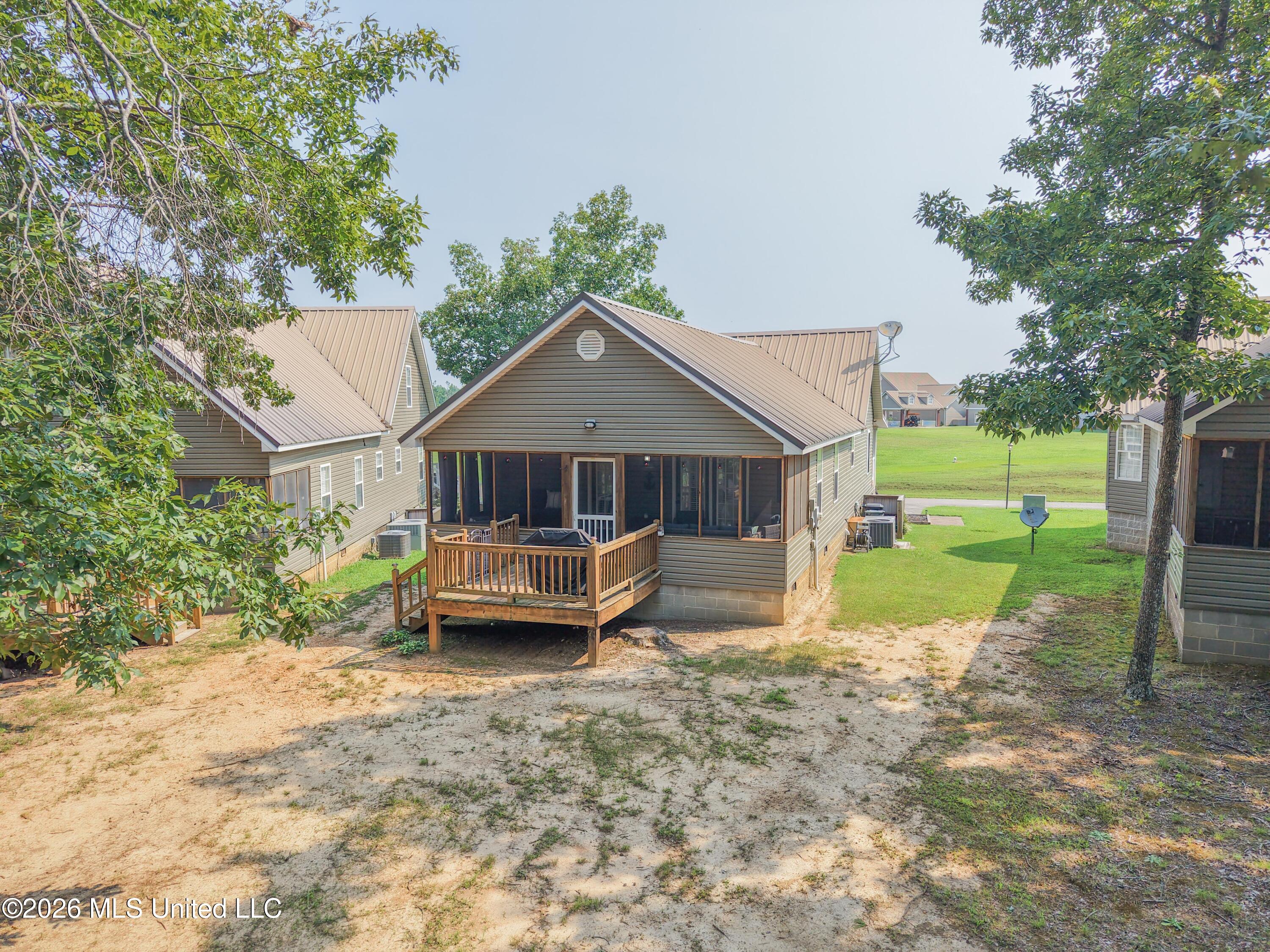 27 Pearl Parkway Property Photo 3