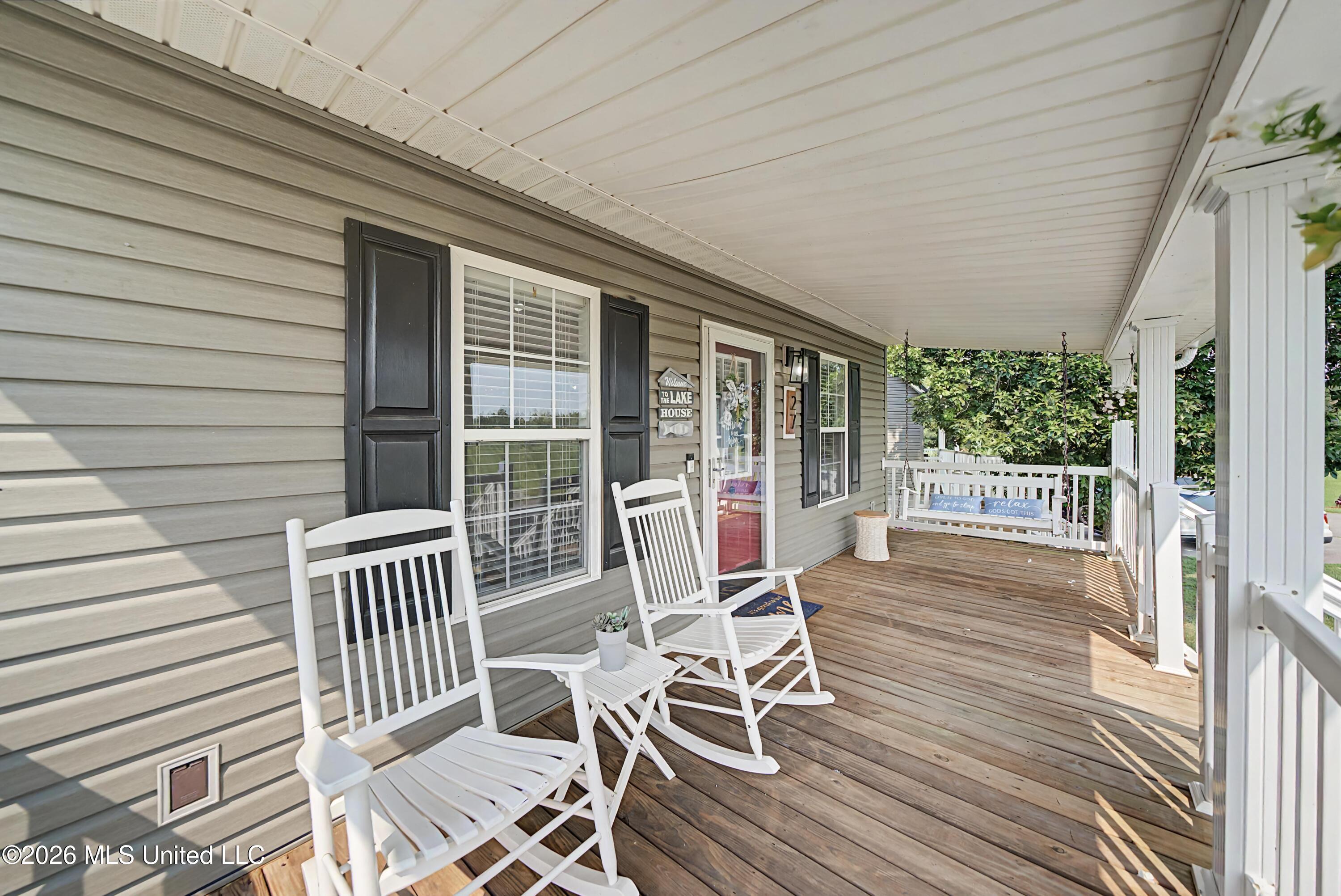 27 Pearl Parkway Property Photo 4