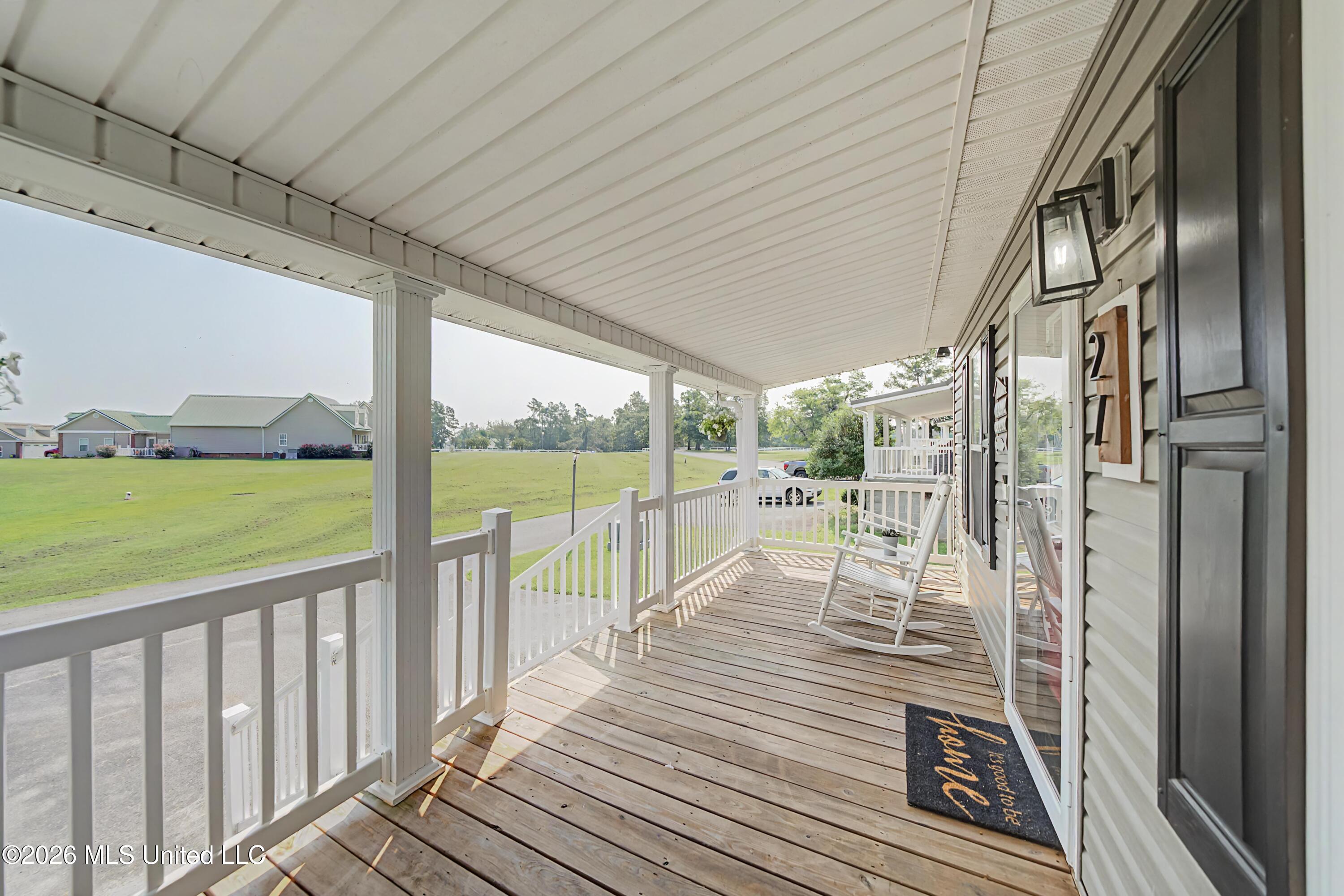 27 Pearl Parkway Property Photo 5