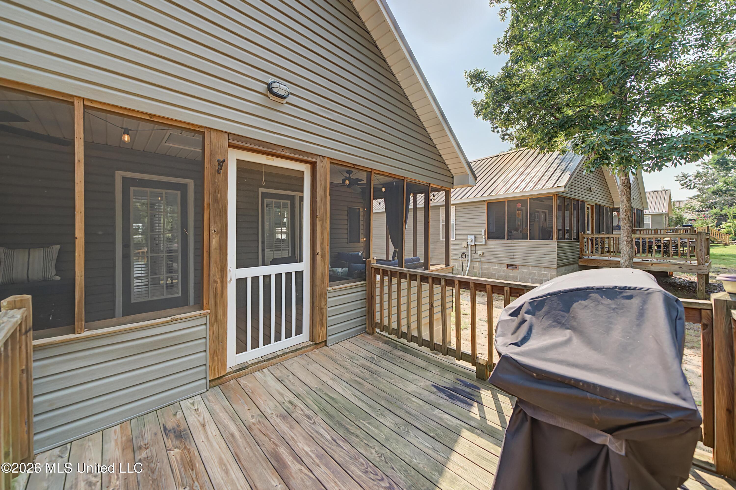 27 Pearl Parkway Property Photo 6