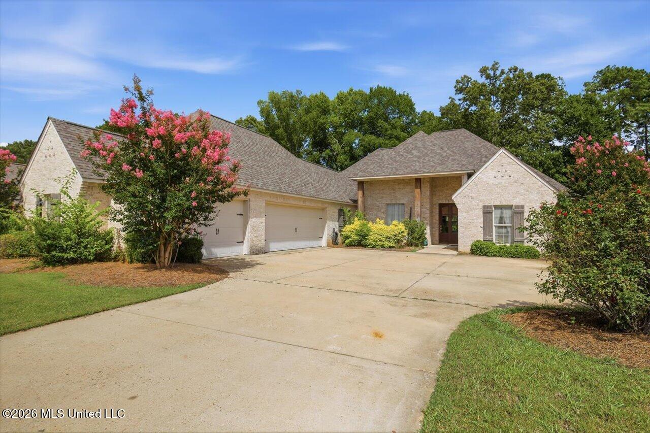 230 Grayhawk Drive Property Photo 2