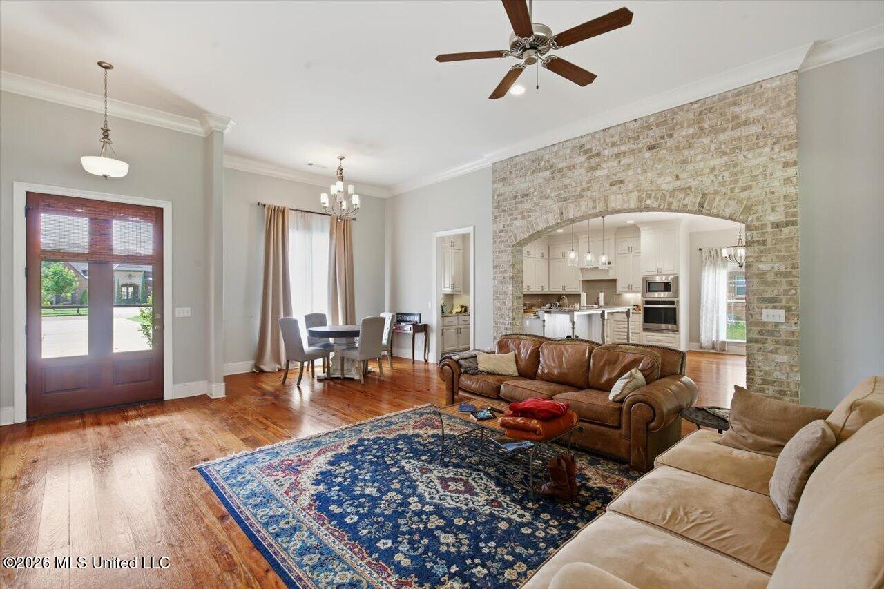 230 Grayhawk Drive Property Photo 8