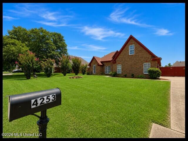 4253 Ravenwood Park Property Photo 3