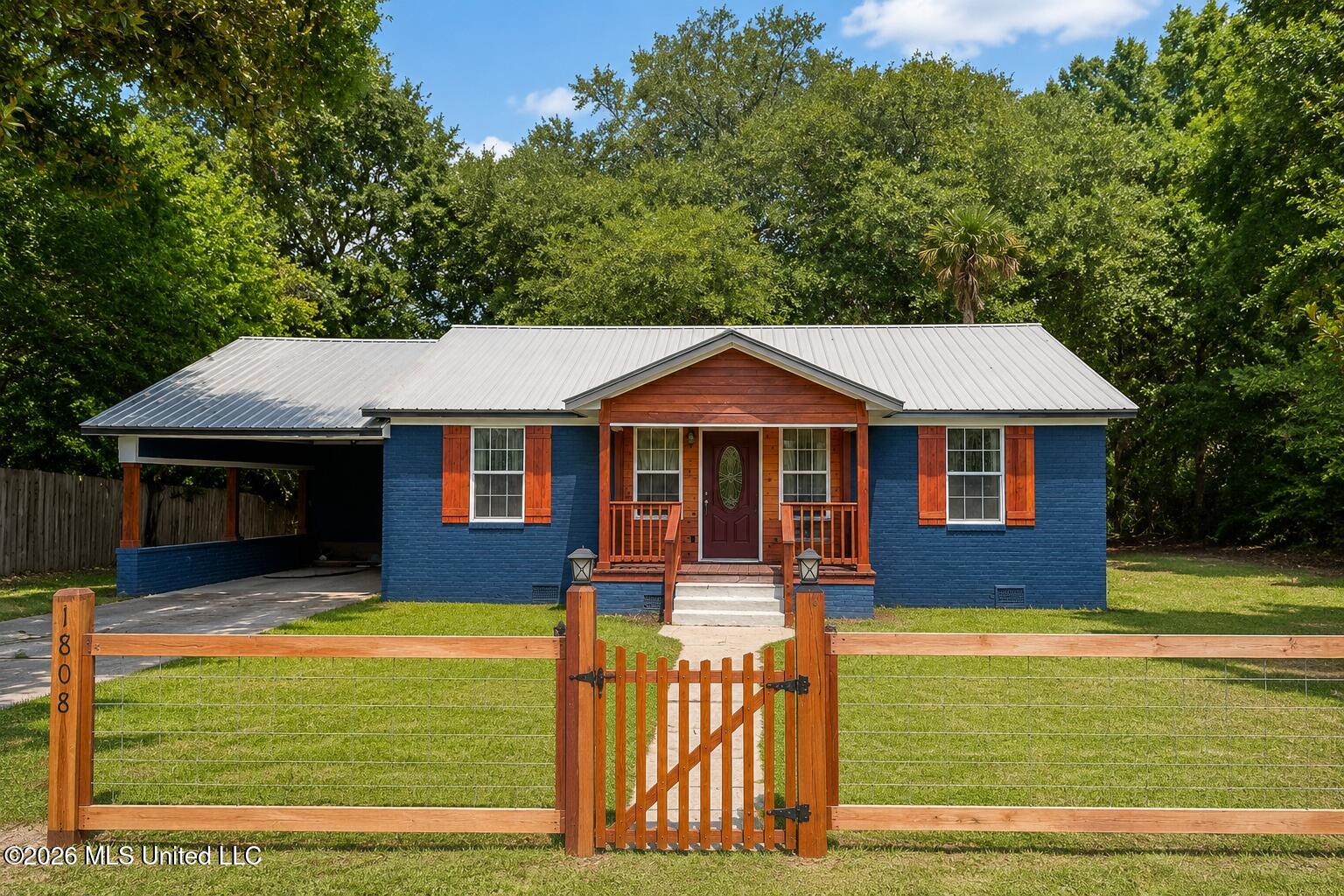 1808 Center Street Property Photo 2