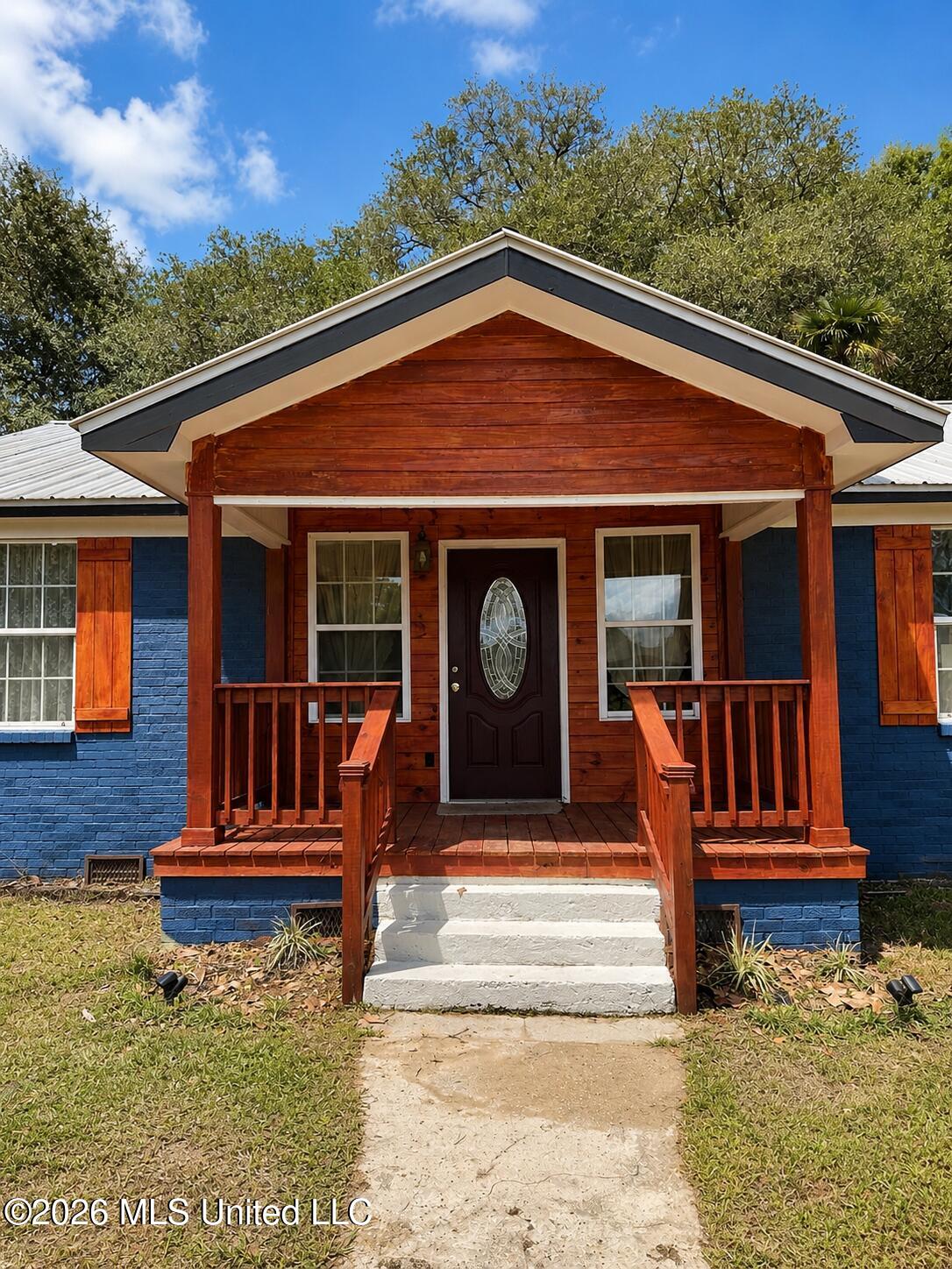 1808 Center Street Property Photo 5