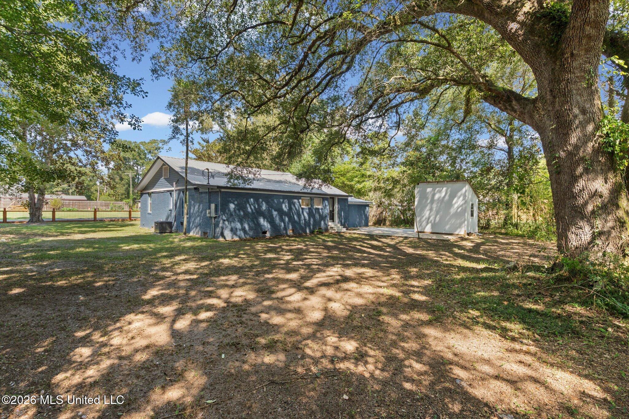 1808 Center Street Property Photo 6