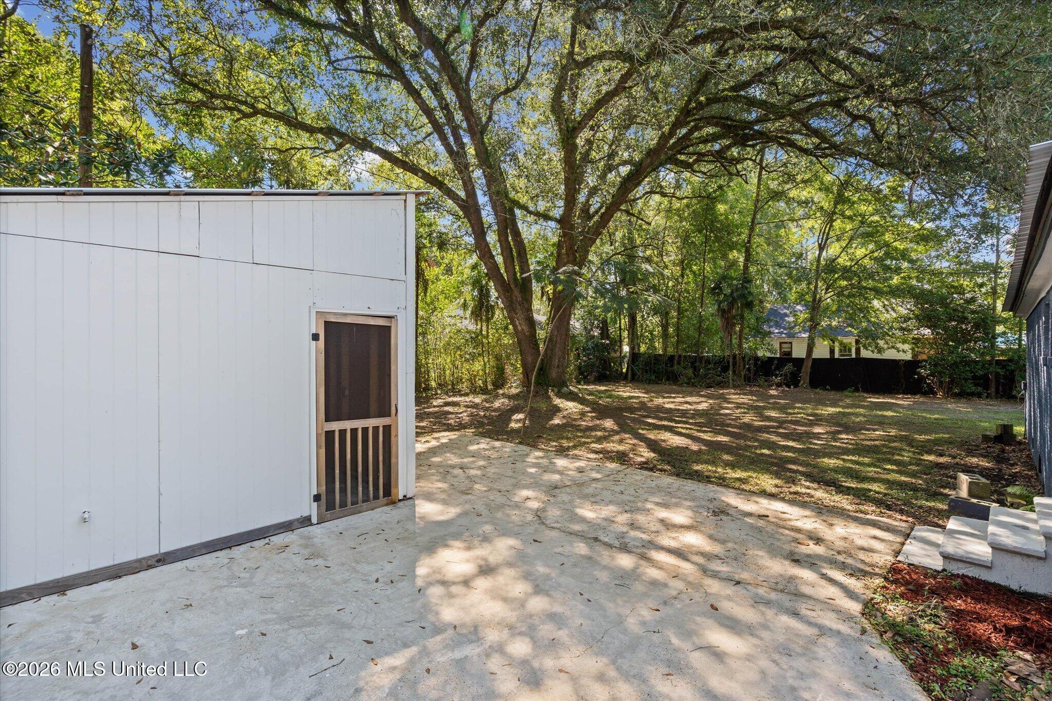 1808 Center Street Property Photo 8