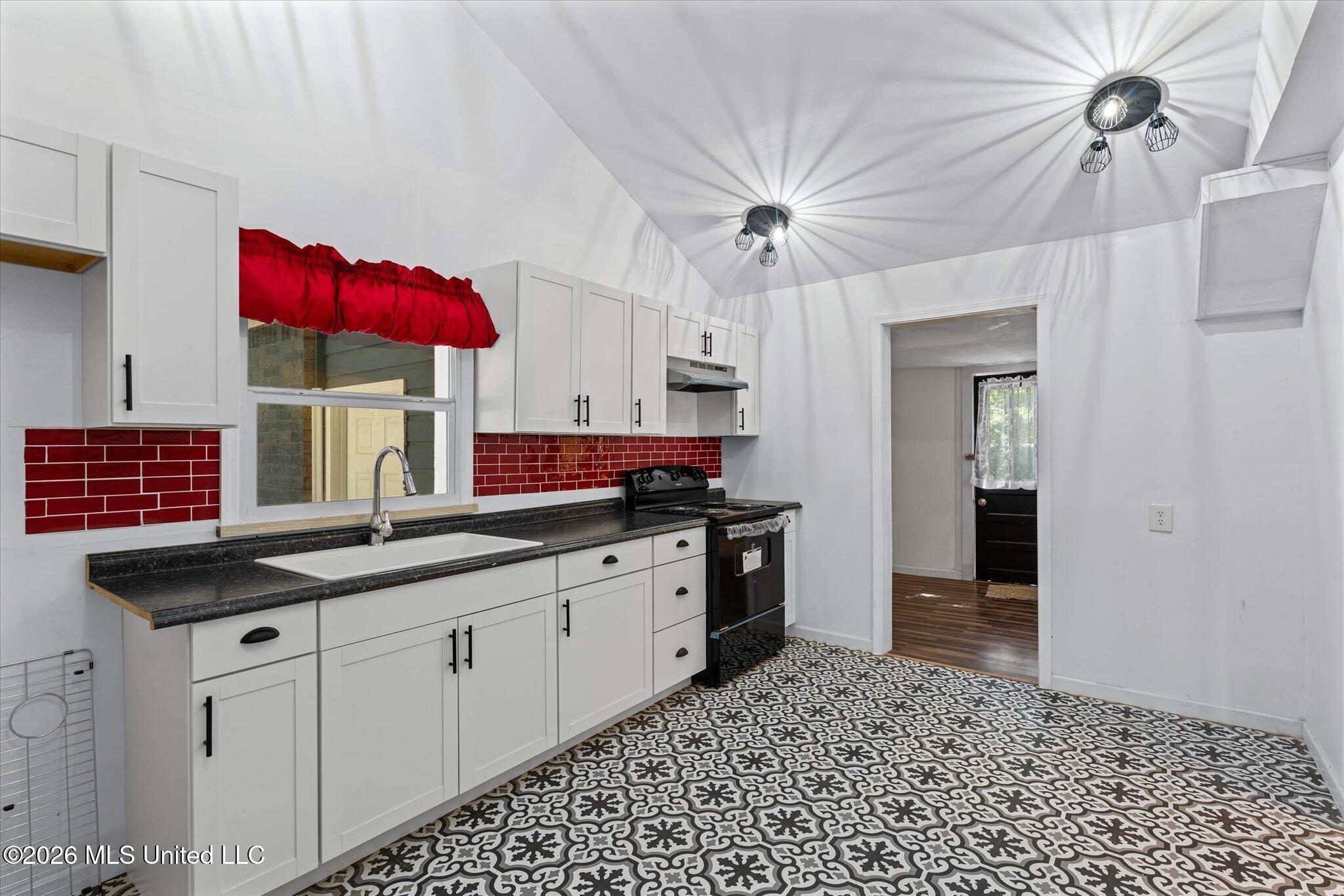 1808 Center Street Property Photo 14