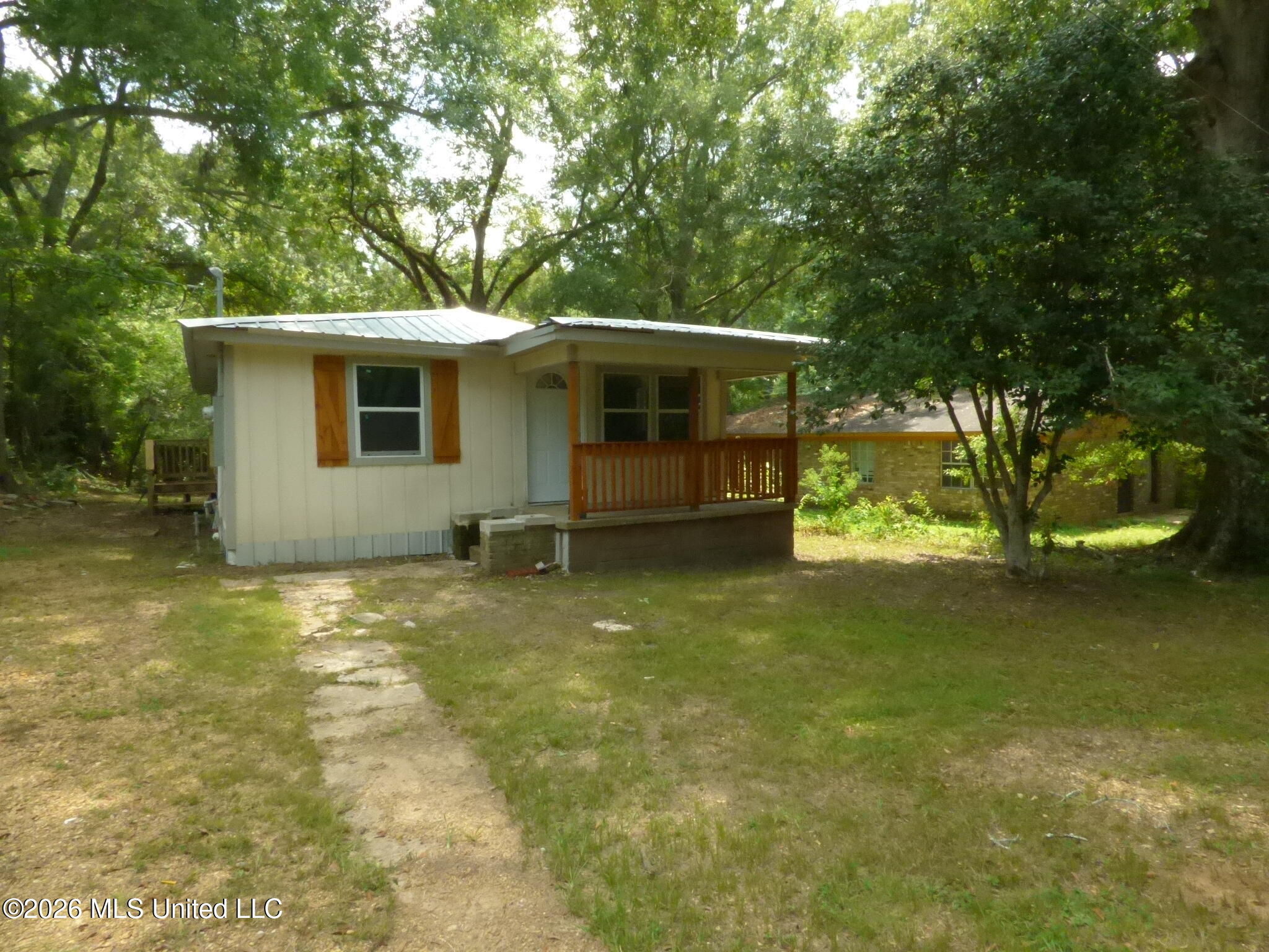 203 Peters Street Property Photo 1