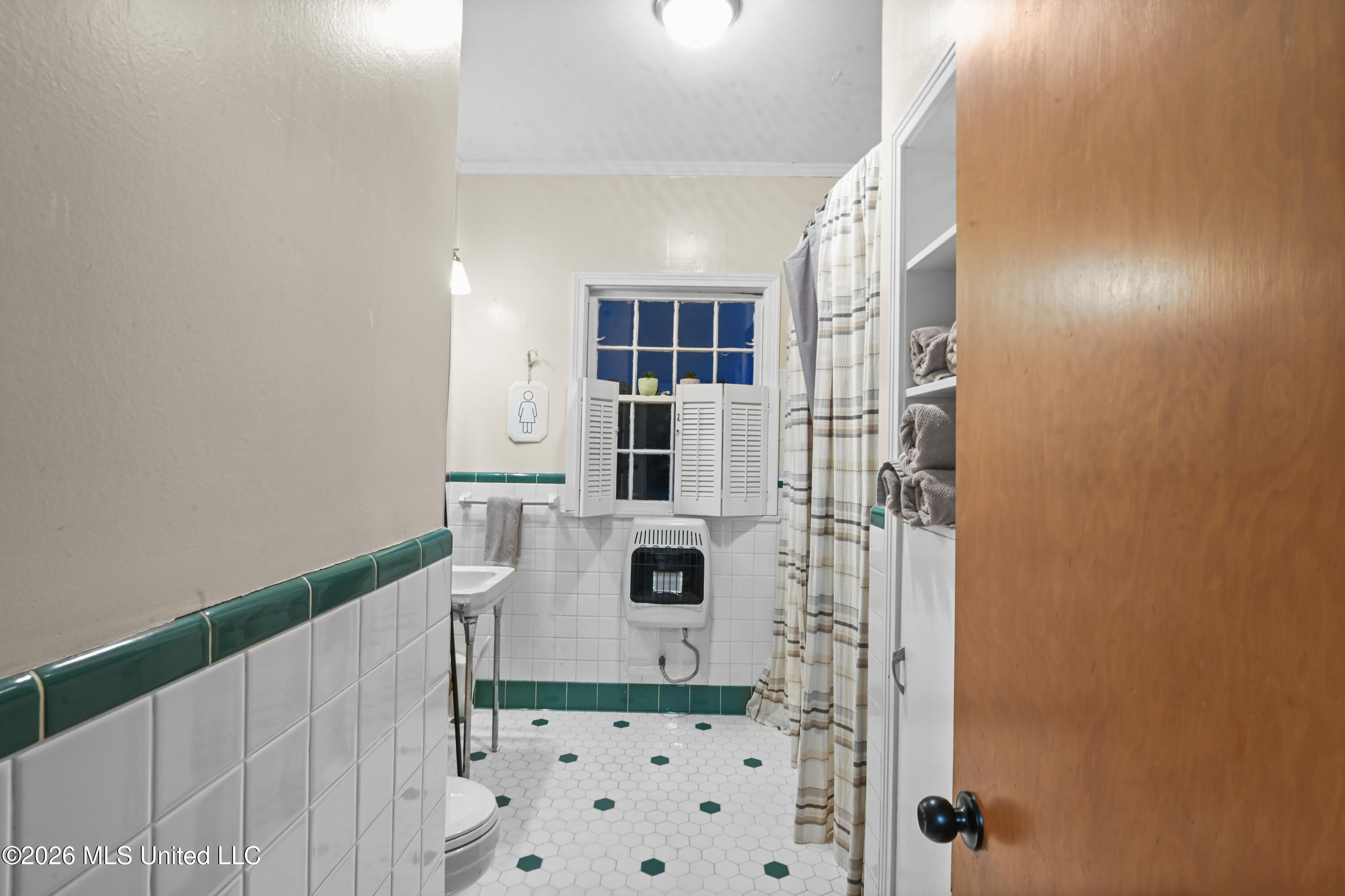 2810 Columbia Avenue Property Photo 16