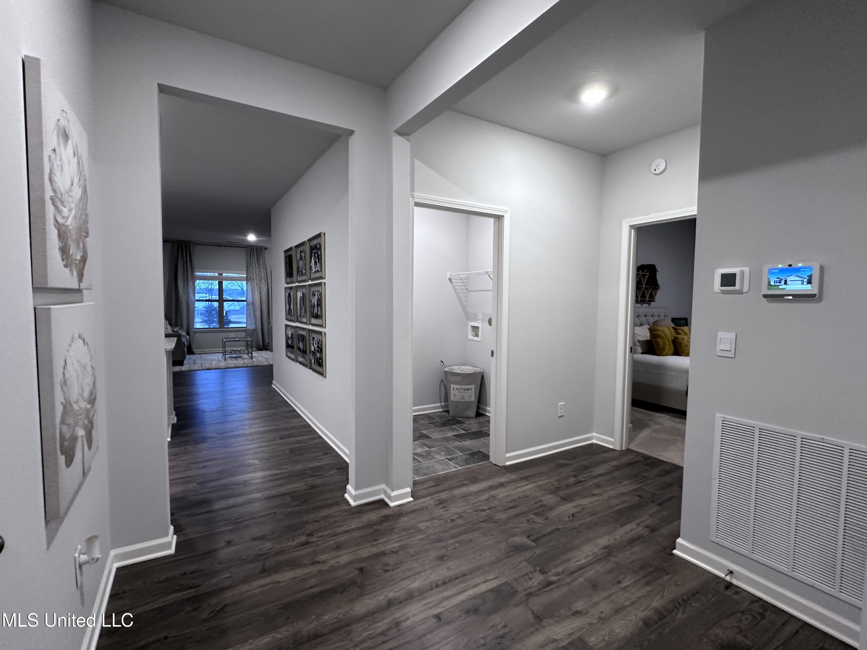 99 Pine Street Property Photo 3