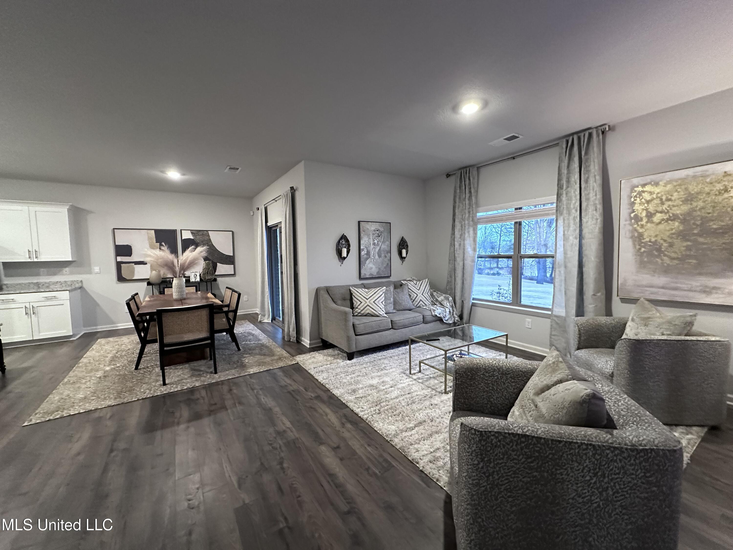 99 Pine Street Property Photo 14