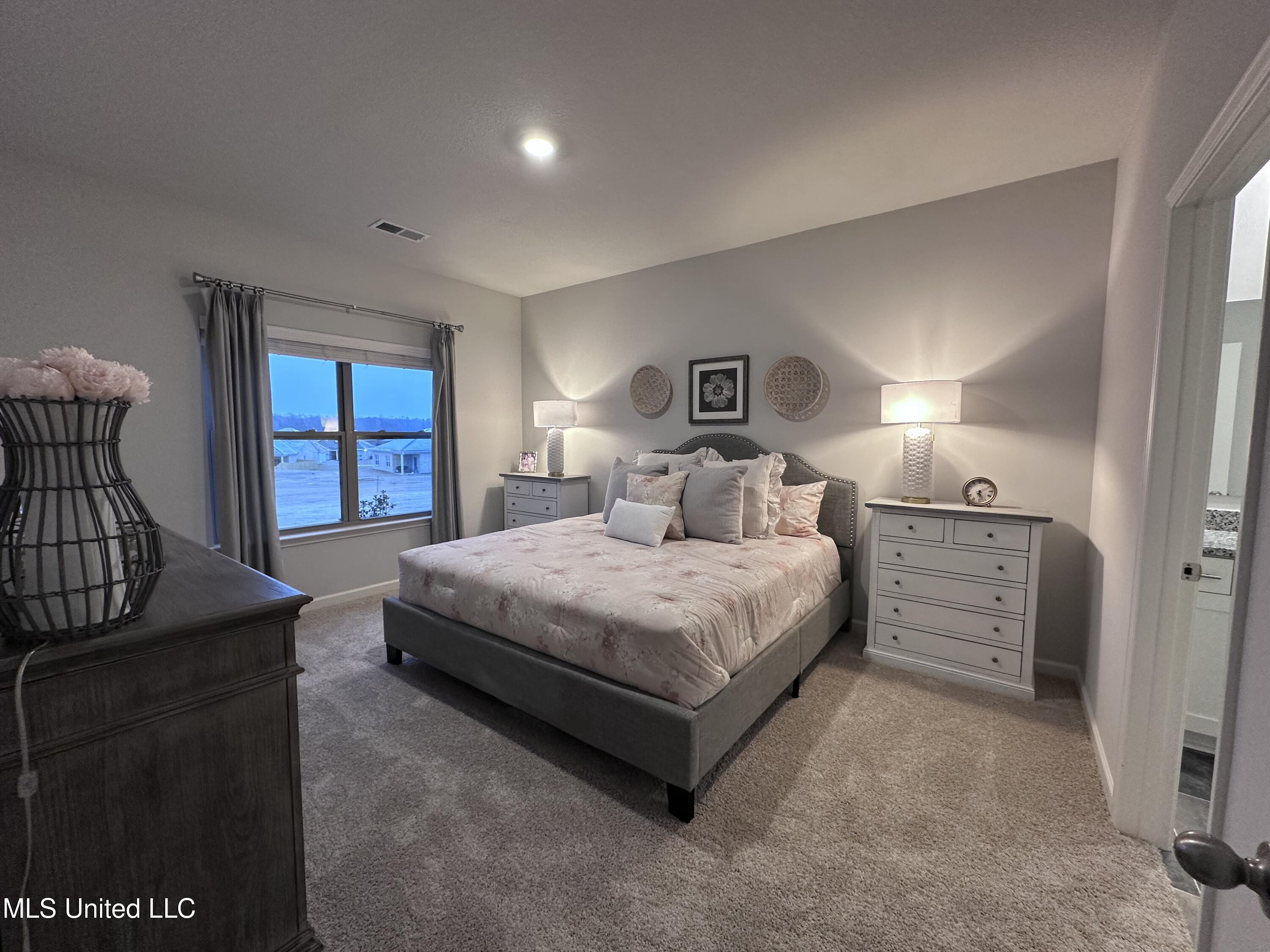 99 Pine Street Property Photo 16