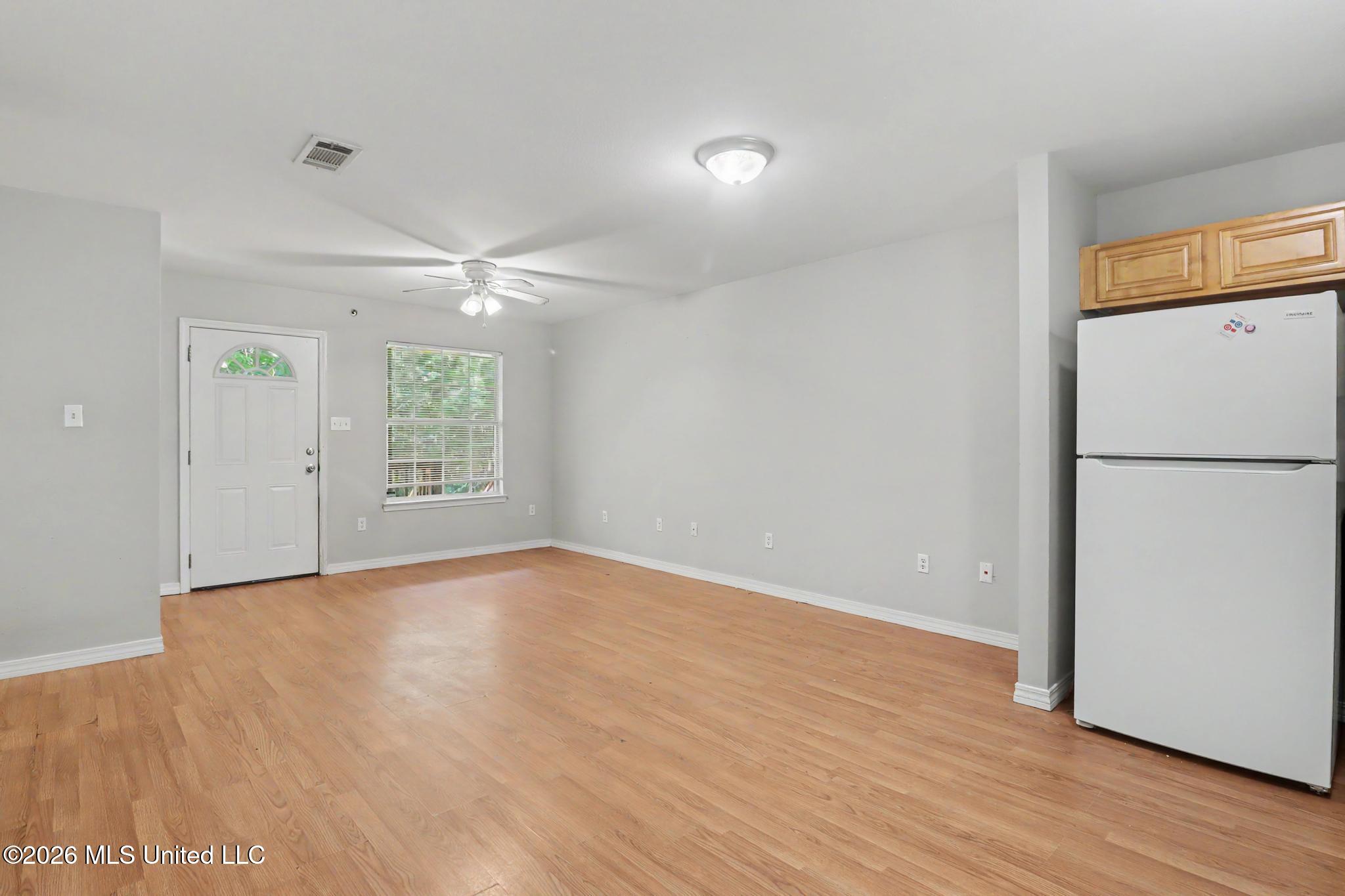 3008 50th Avenue Property Photo 4