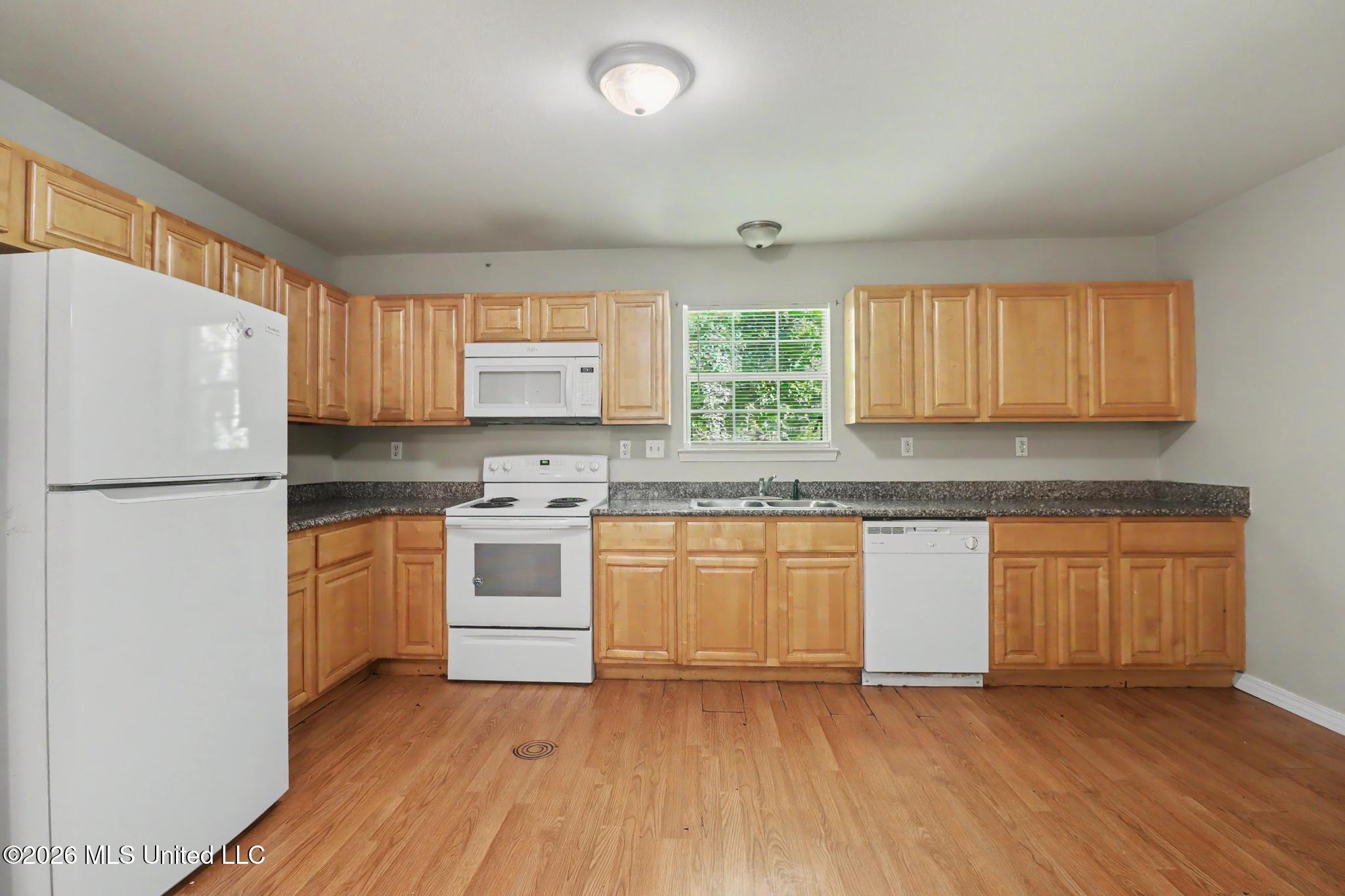 3008 50th Avenue Property Photo 6