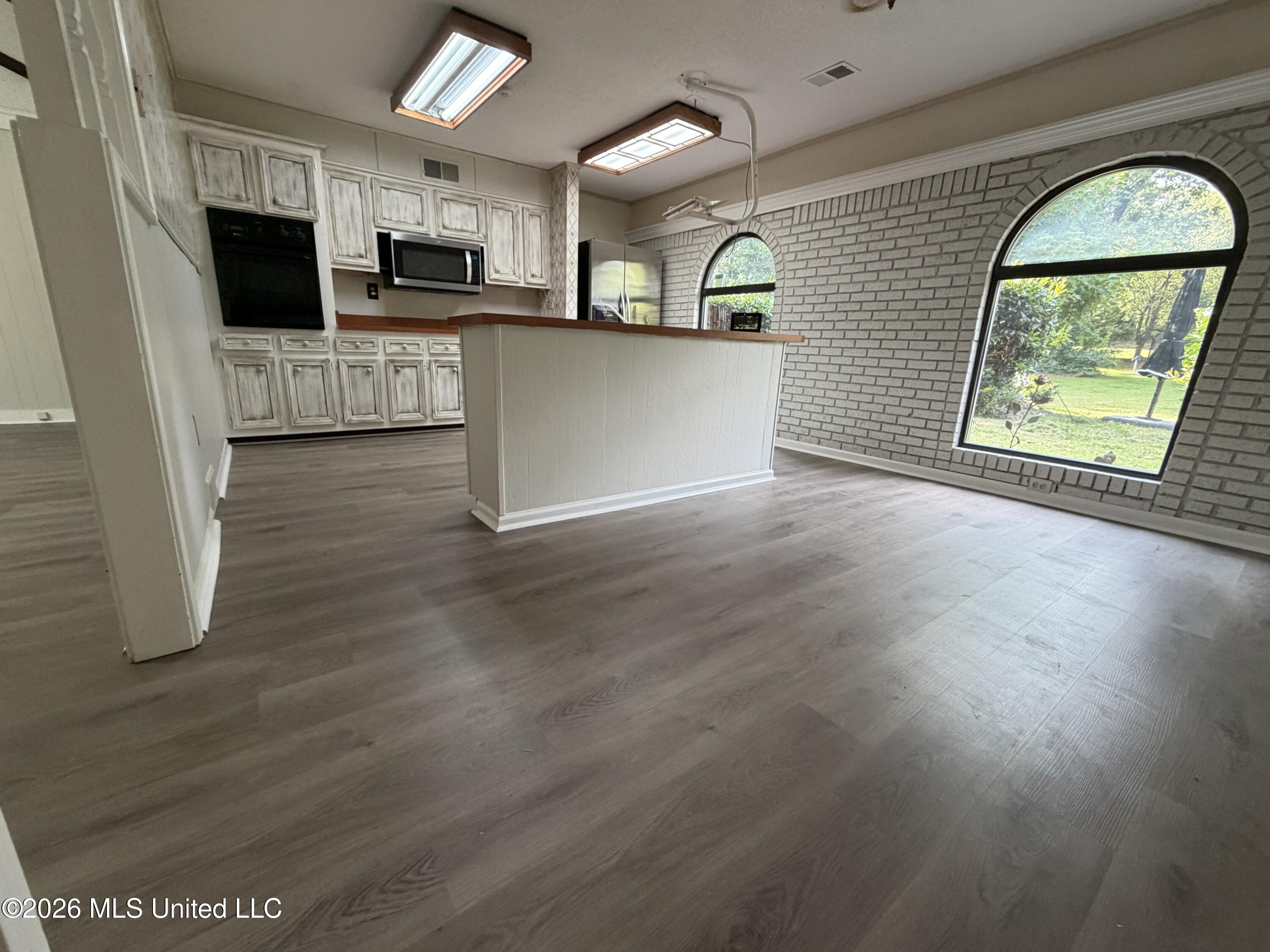 8861 Jones Road Property Photo 13