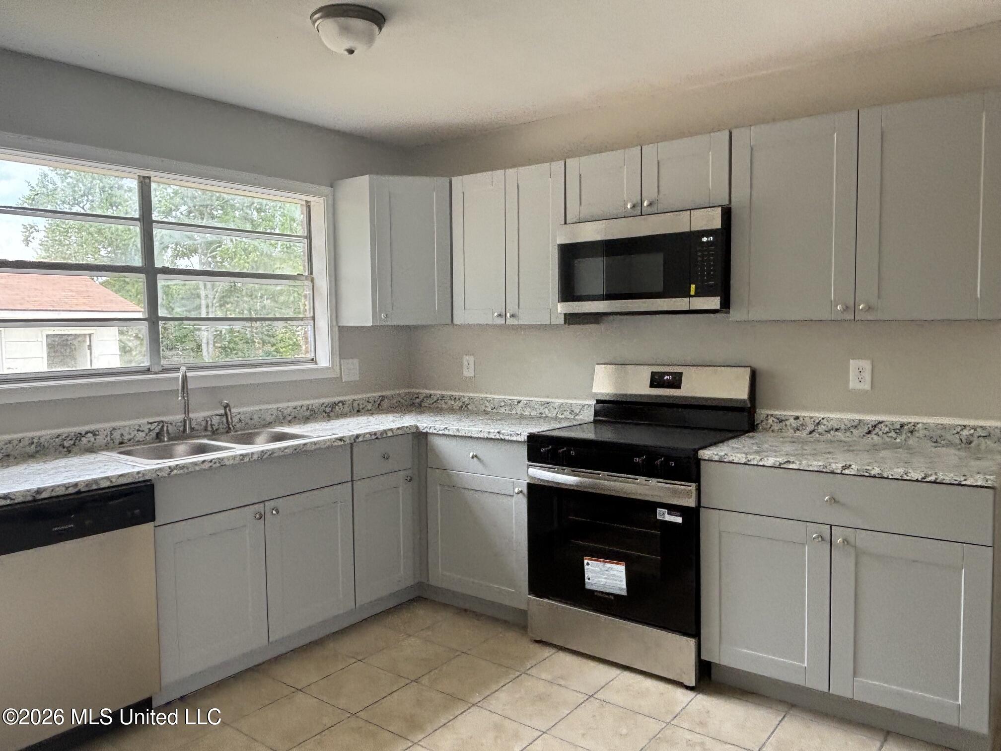 15212 Big Ridge Road Property Photo 2