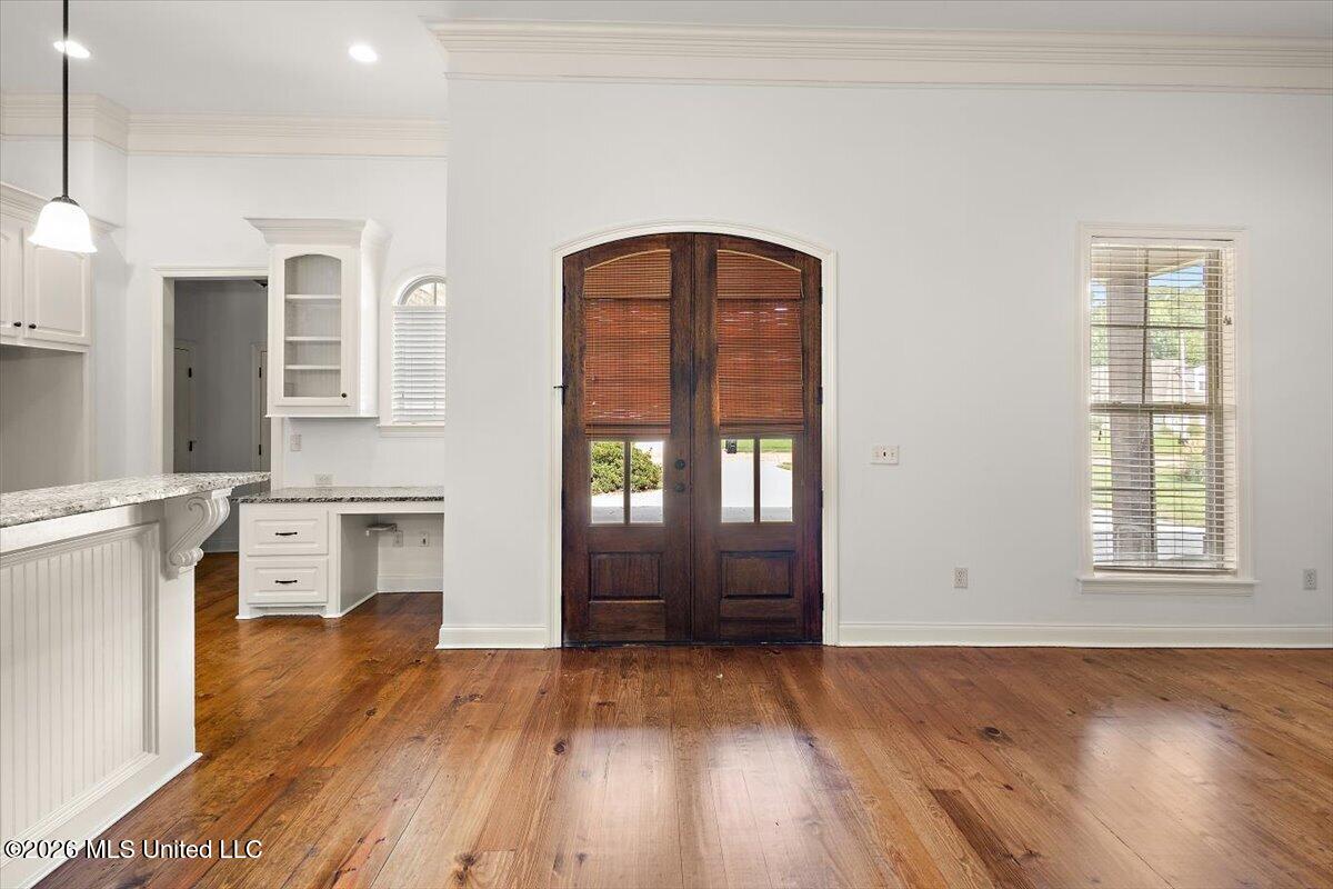 131 Caledonian Boulevard Property Photo 5