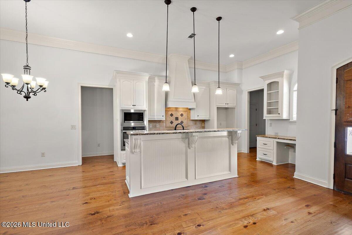 131 Caledonian Boulevard Property Photo 10