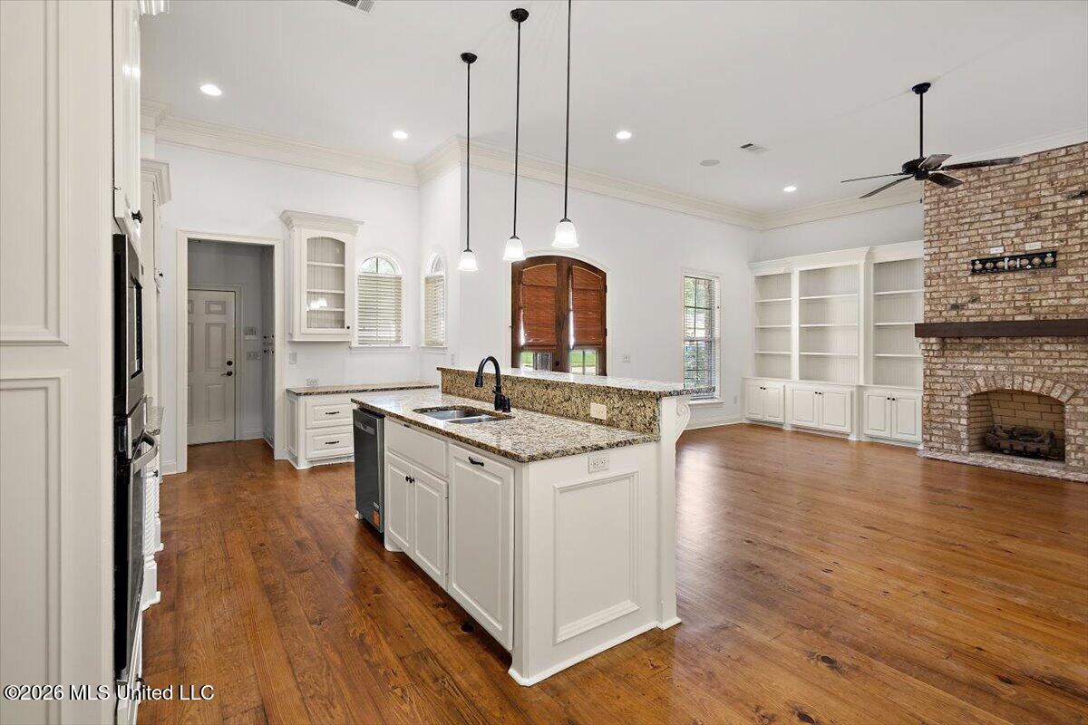 131 Caledonian Boulevard Property Photo 11