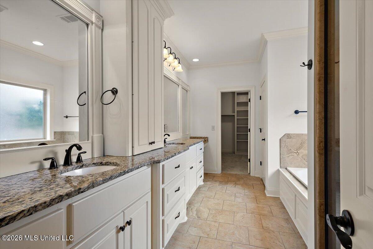 131 Caledonian Boulevard Property Photo 17